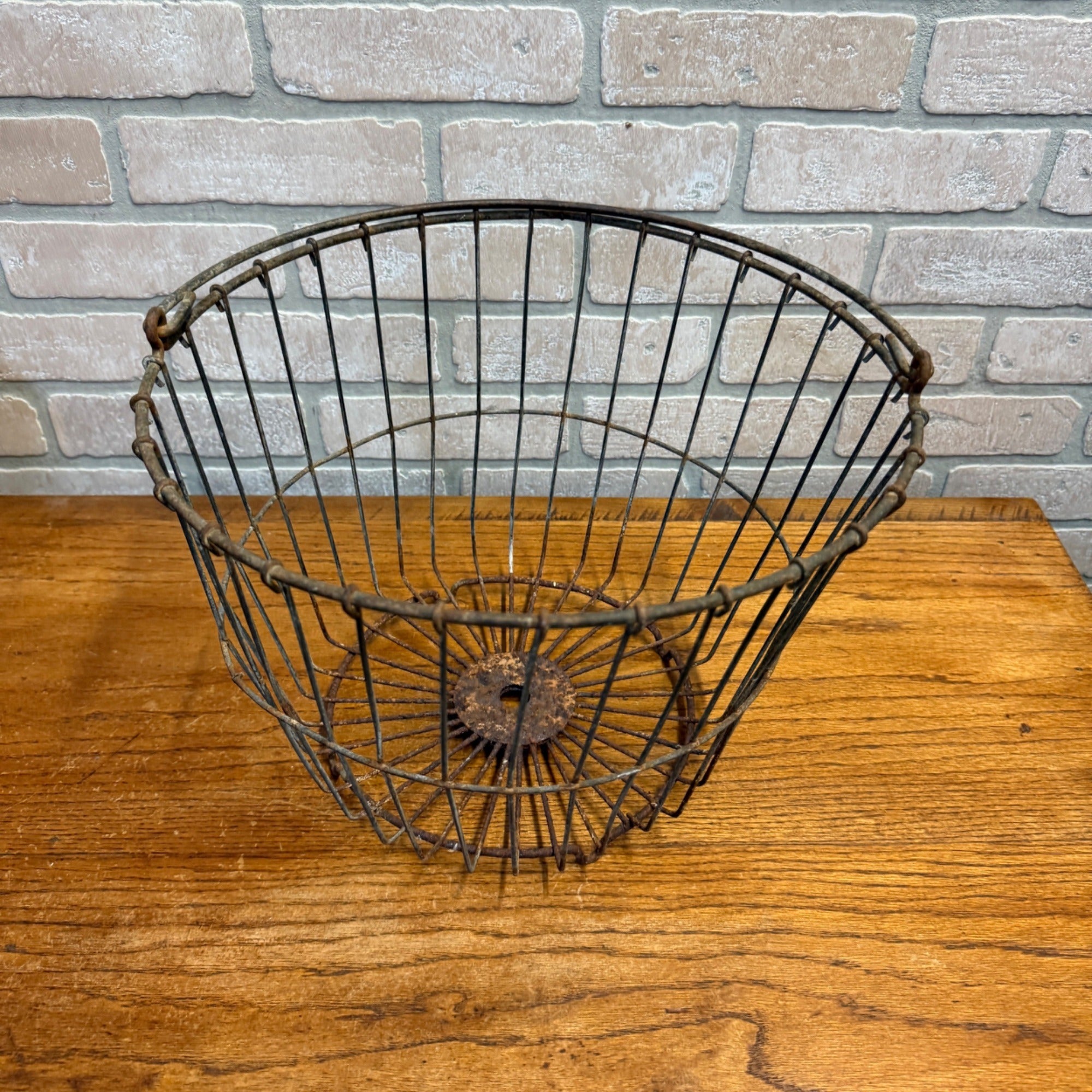 Vintage Heavy-Gauge Wire Egg Basket With Handle Primitive Farmhouse Decor