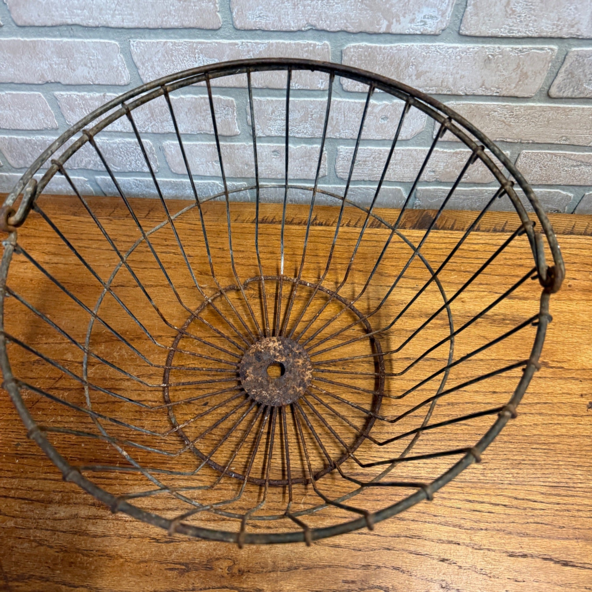 Vintage Heavy-Gauge Wire Egg Basket With Handle Primitive Farmhouse Decor