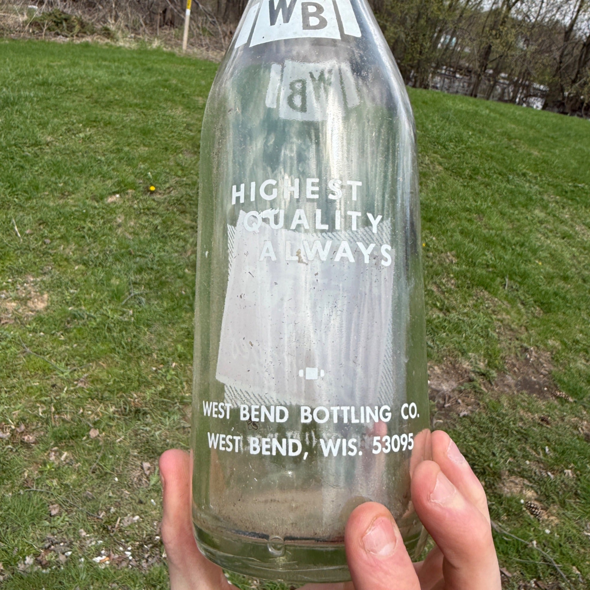 1 Pint 12 Fl Oz West Bend Beverage Applied Label Bottle Large Soda Wisconsin