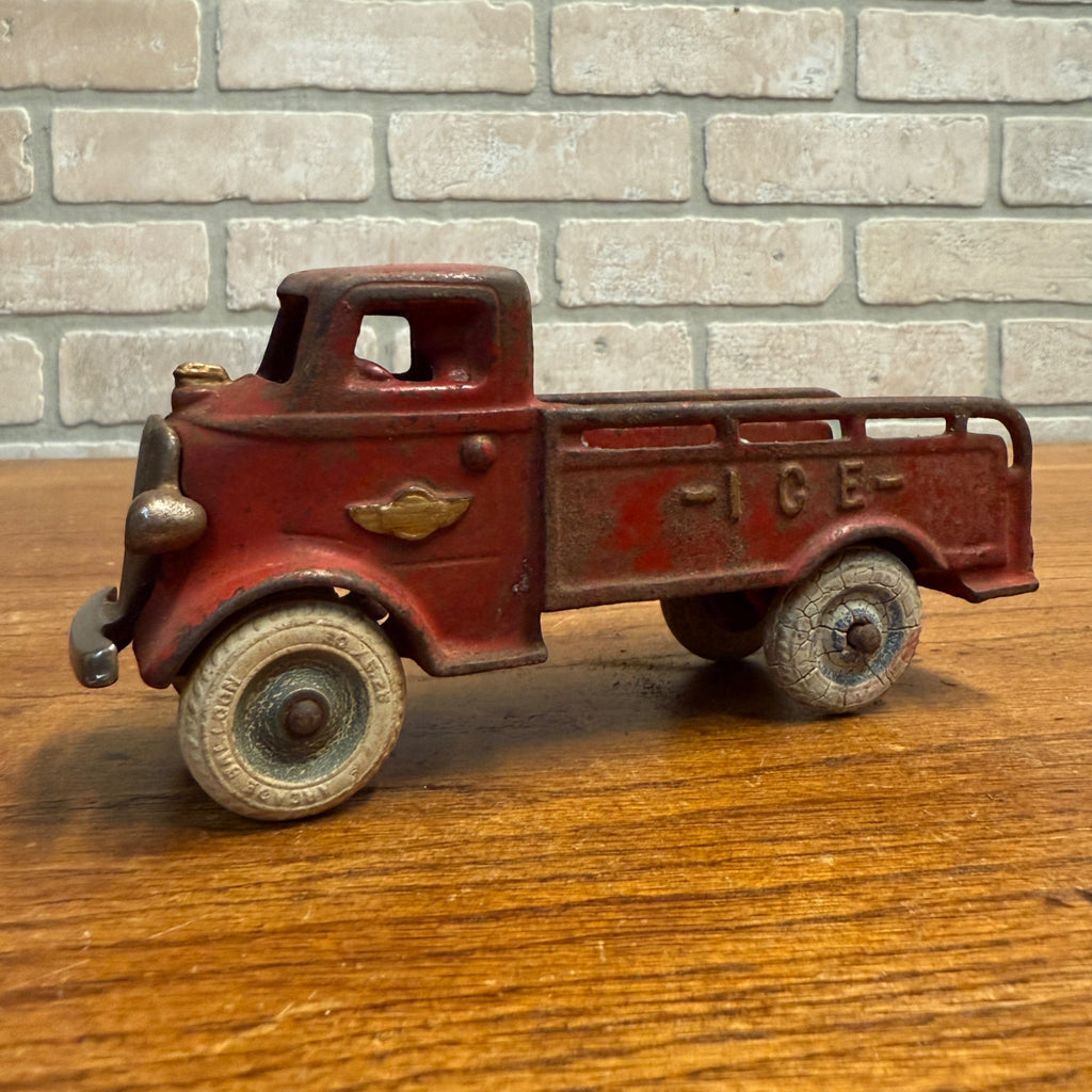Antique 1920s Arcade Cast Iron ICE Studebaker Delivery Truck Red 6-3/8"