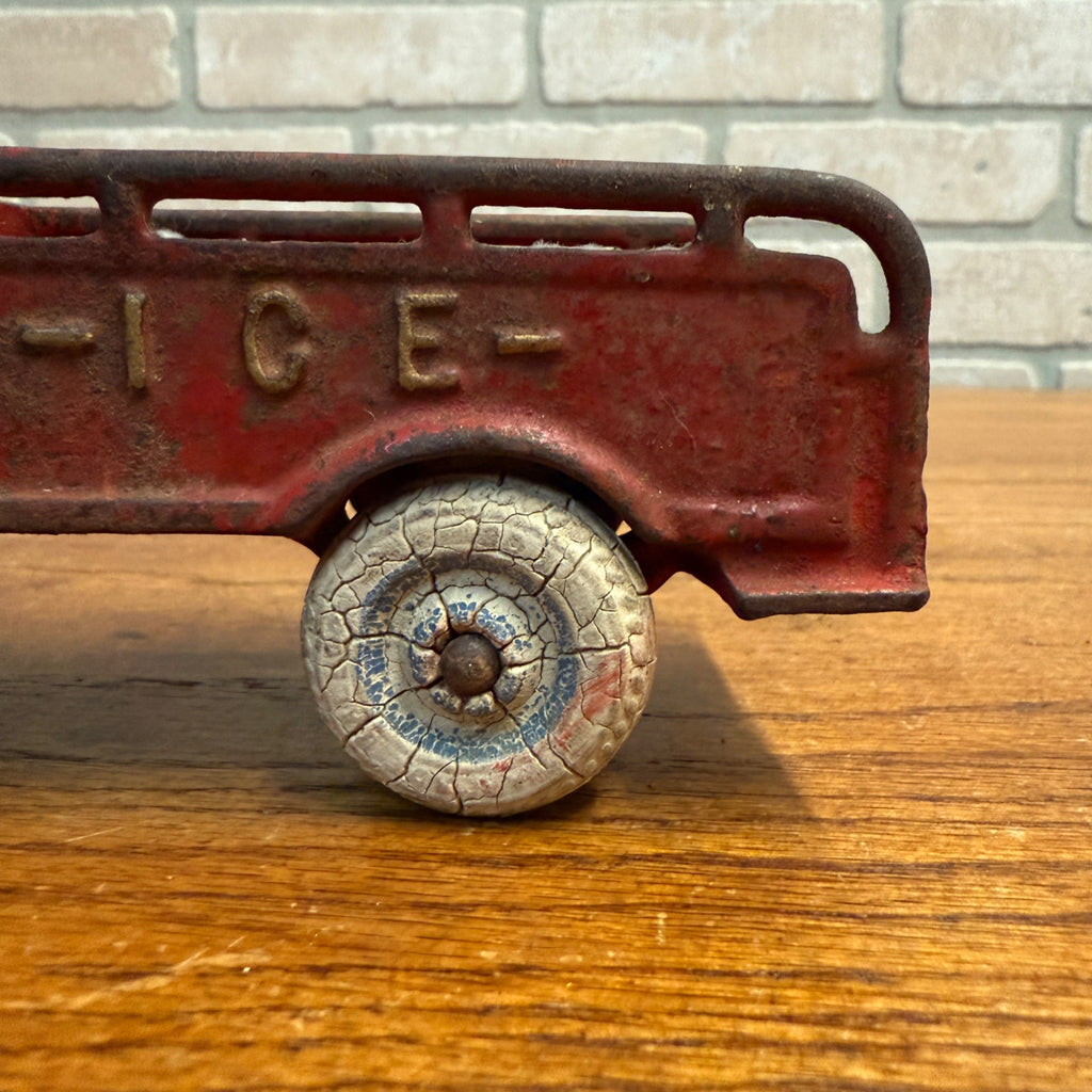 Antique 1920s Arcade Cast Iron ICE Studebaker Delivery Truck Red 6-3/8"