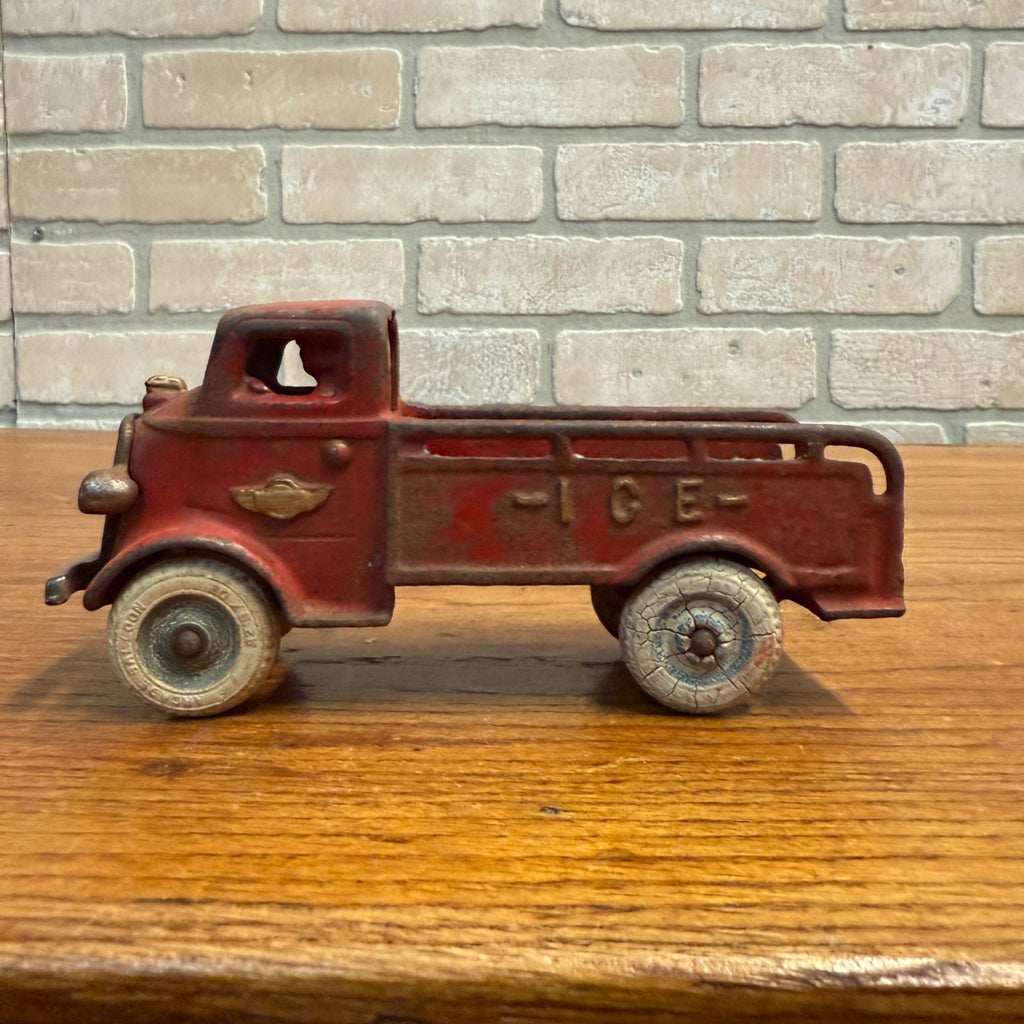 Antique 1920s Arcade Cast Iron ICE Studebaker Delivery Truck Red 6-3/8"