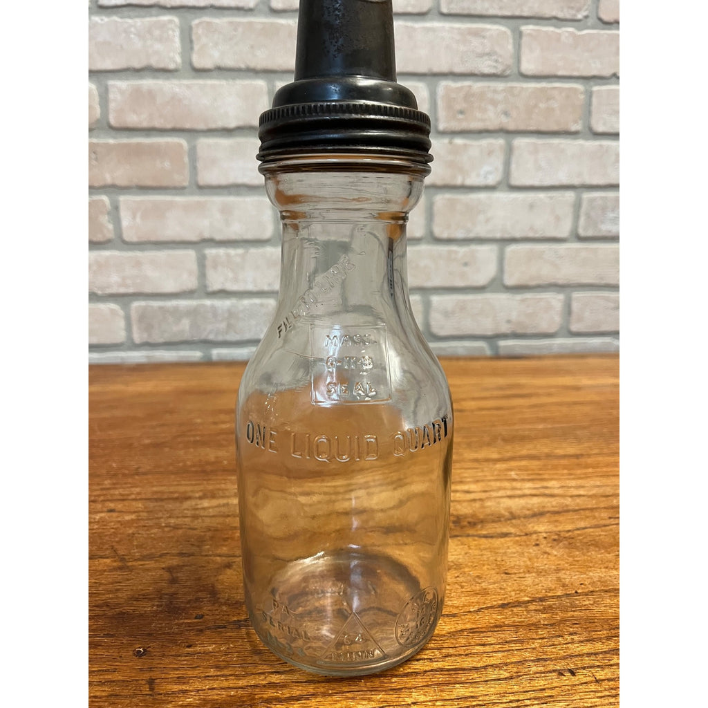Vintage Master Manufacturing Co. Glass 1 Quart Oil Bottle, Pour Spout and Cap Litchfield, Illinois