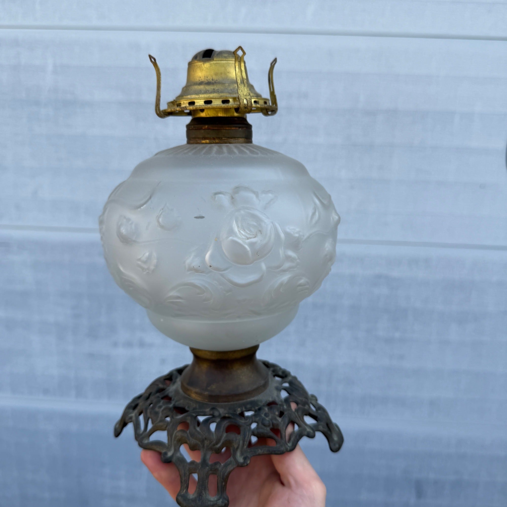 Antique Victorian Frosted Rose Embossed Oil Kerosene Table Lamp w/ Cast Bronze Base