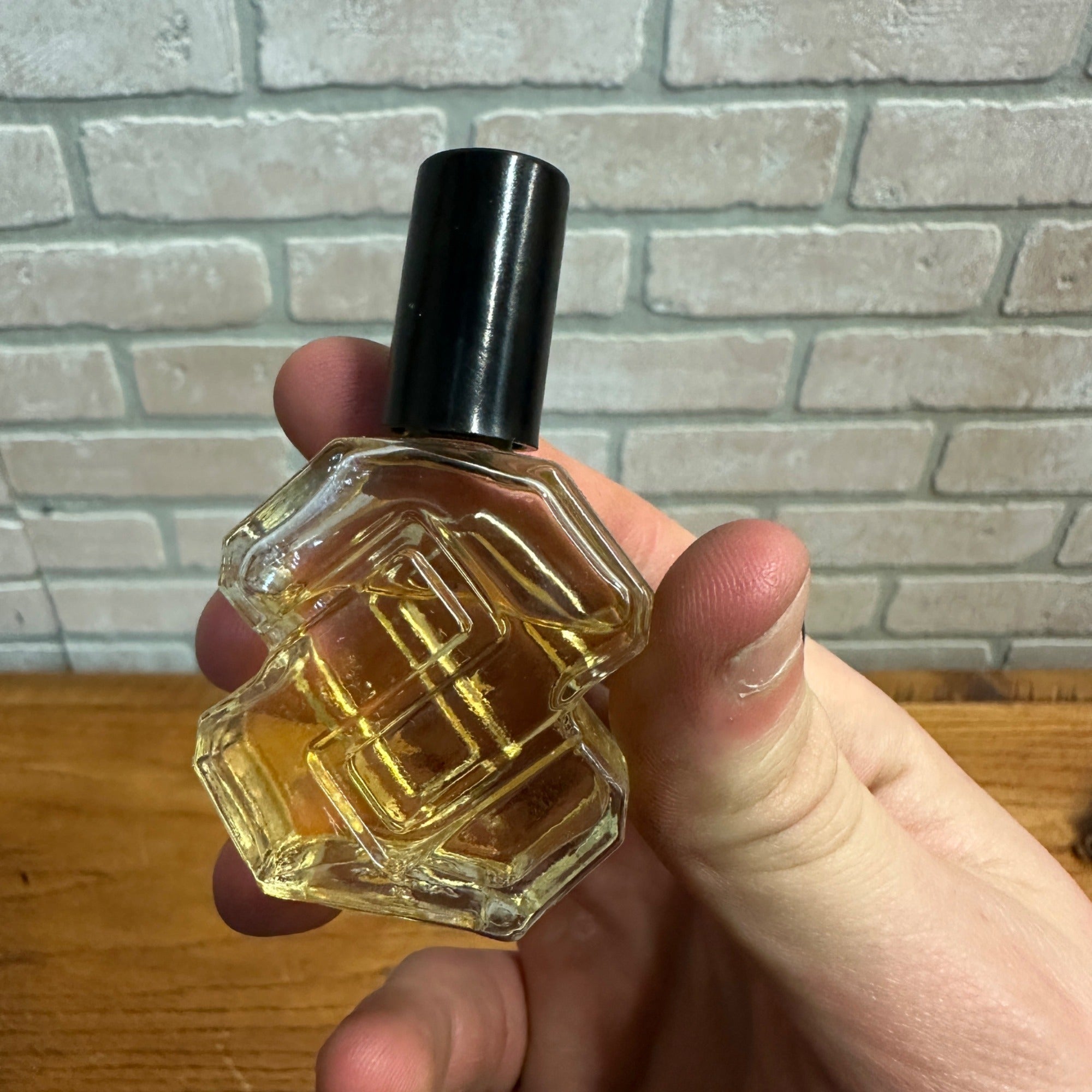 Avon Tag Along .5 fl oz Cologne Splash Gift for Men (new with box)