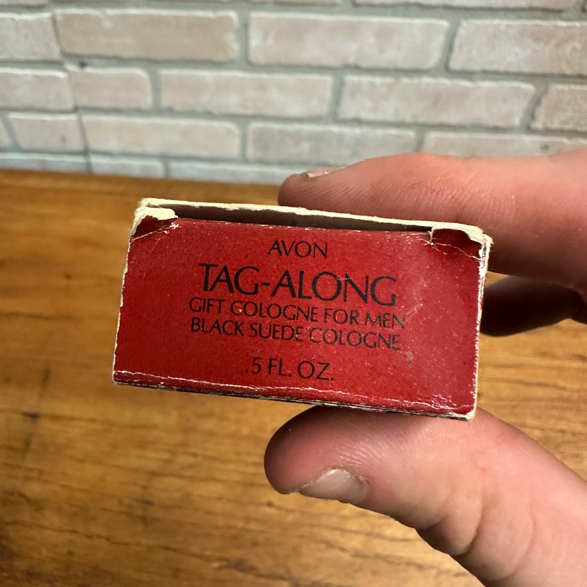 Avon Tag Along .5 fl oz Cologne Splash Gift for Men (new with box)