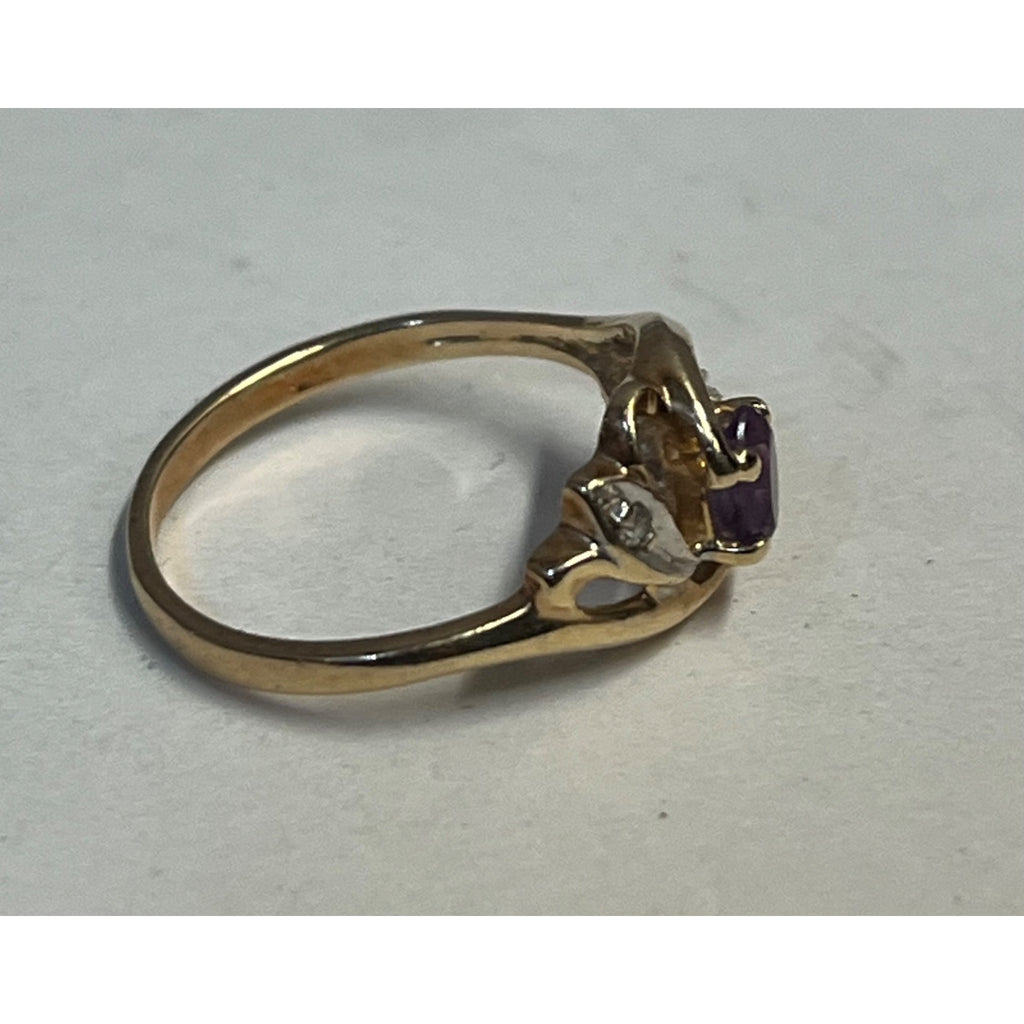 Vintage 14K Yellow Gold Ring w/ Oval Purple Stone Amethyst? -- 1.87 g Grams