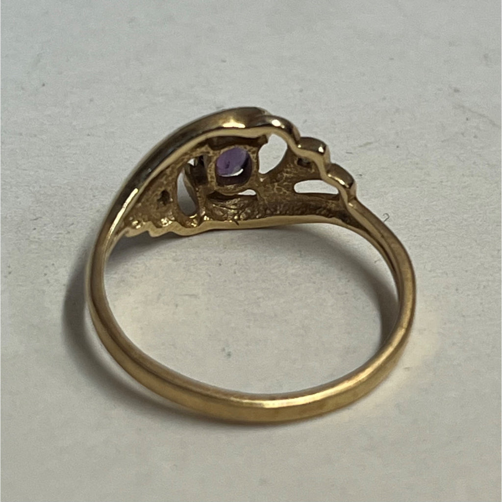 Vintage 14K Yellow Gold Ring w/ Oval Purple Stone Amethyst? -- 1.87 g Grams