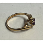 Vintage 14K Yellow Gold Ring w/ Oval Purple Stone Amethyst? -- 1.87 g Grams