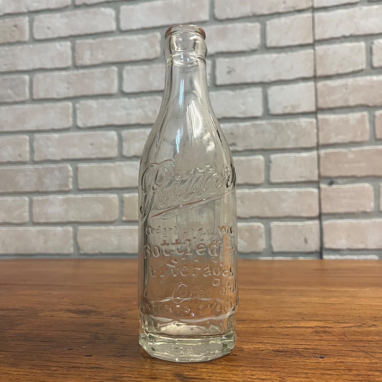 Vintage Victoria Springs Ritters Embossed Soda Bottle Cedarburg Wisconsin WI