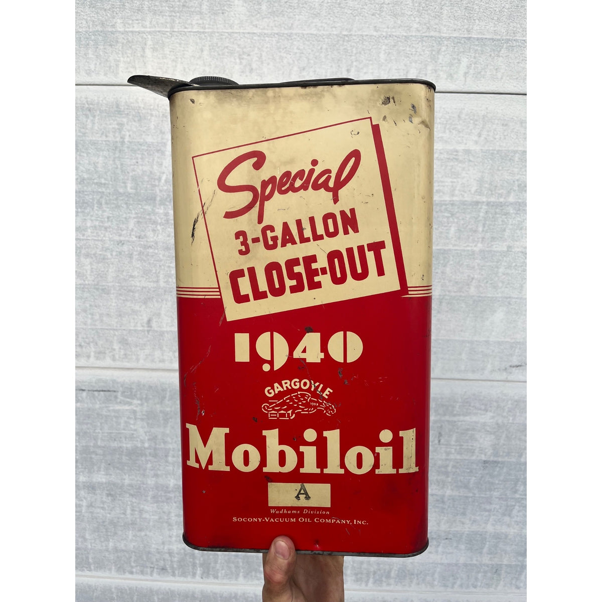RARE Vintage Mobiloil Wadhams 1940 Close-Out 3 Gallon Motor Oil Can Gargoyle