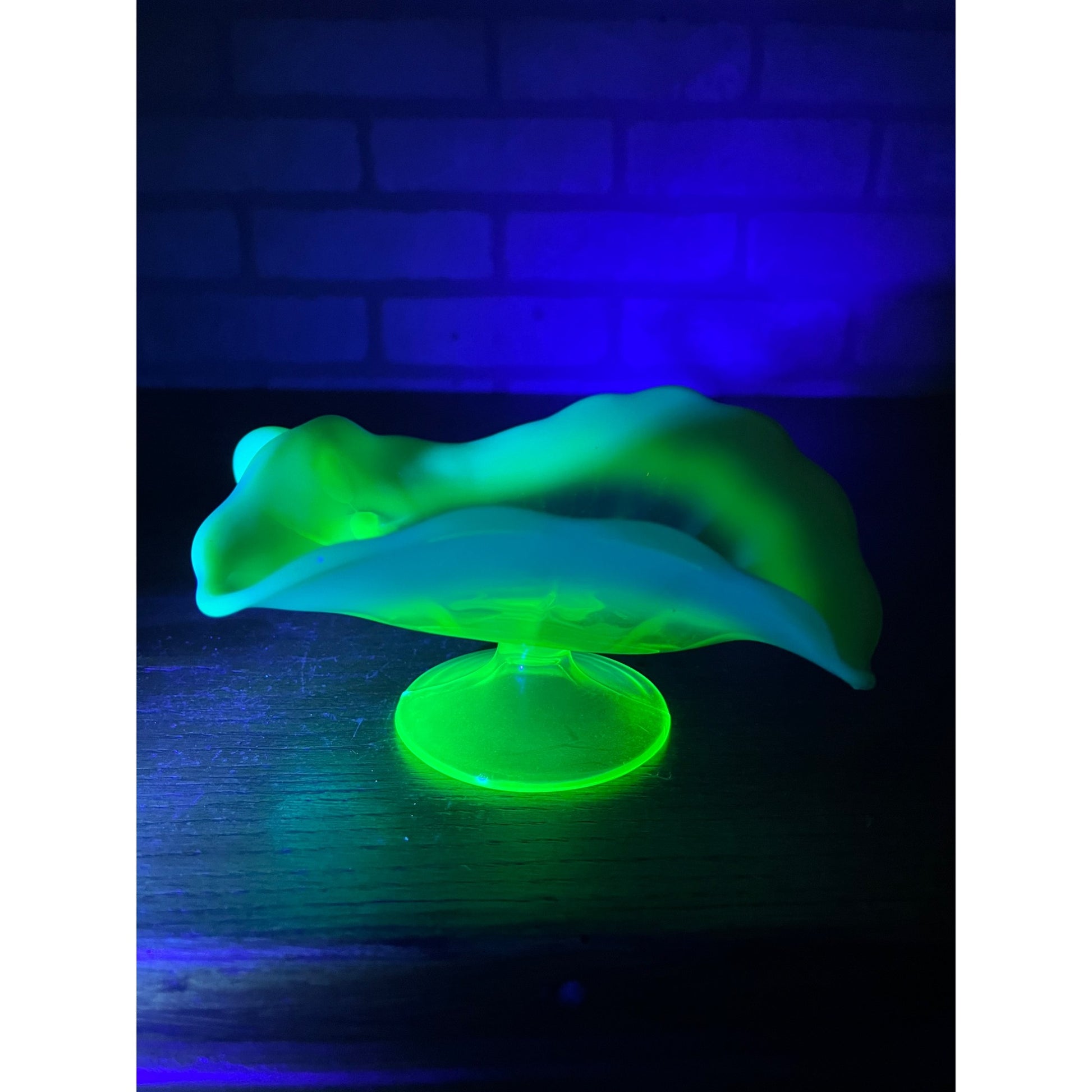 Vintage Northwood Yellow Vaseline Footed Compote Candy Dish Uranium Handled