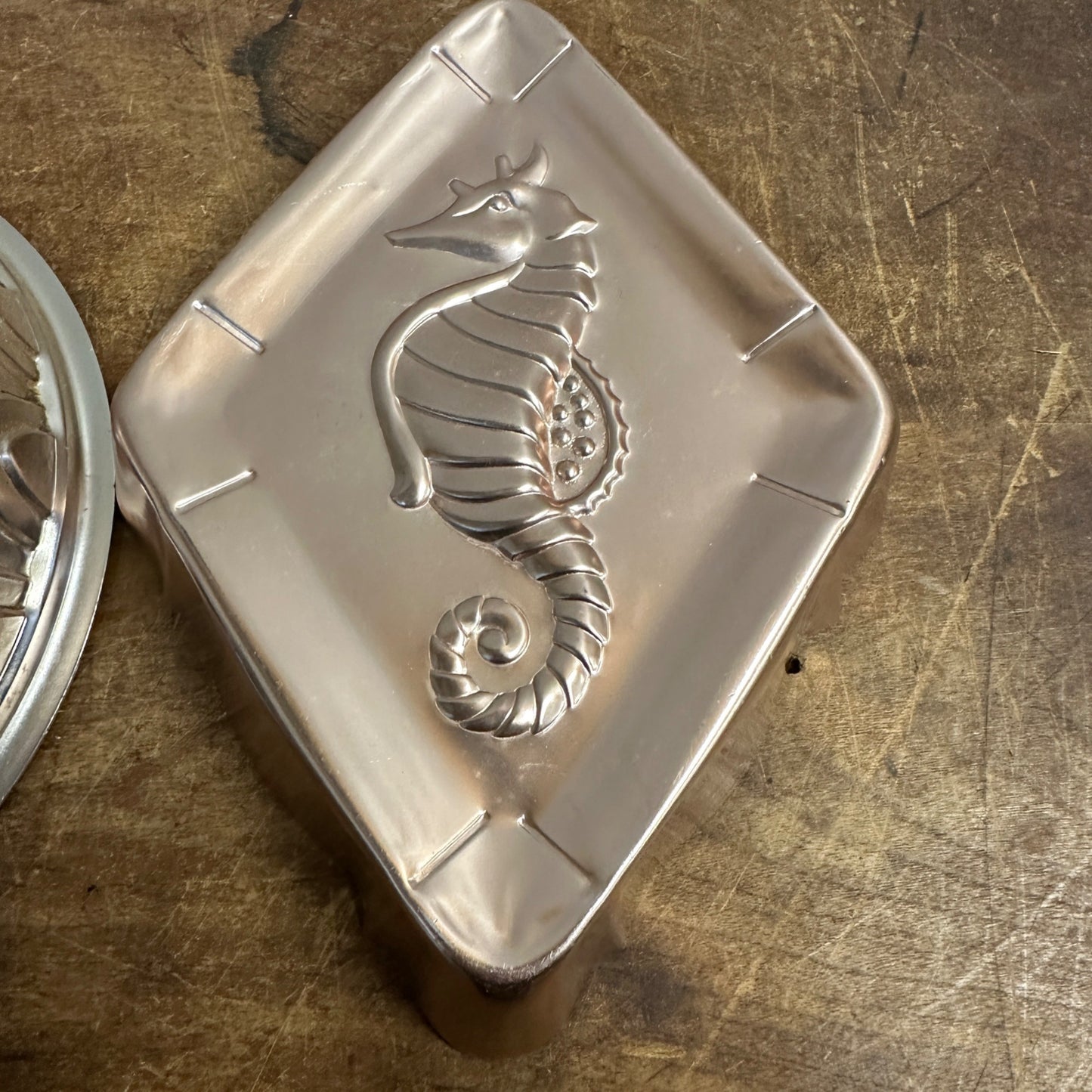 (2) Vintage Aluminum Cake Jello Molds West Bend Seahorse Round