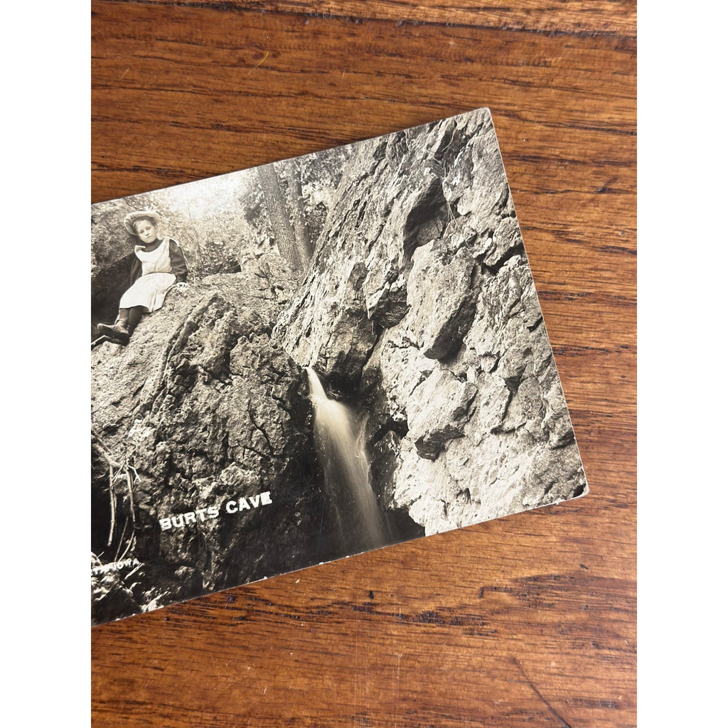 Vintage Maquoketa, Iowa RPPC Real Photo Postcard "BURTS CAVE" 1911 IA