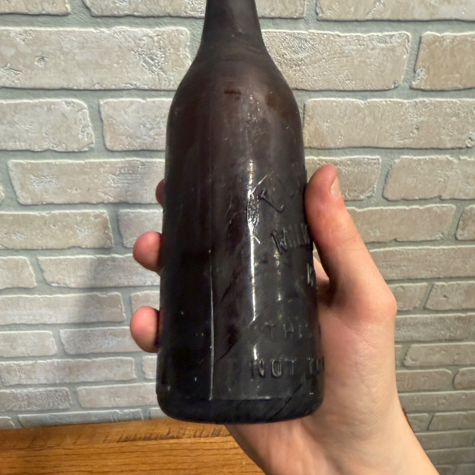 Antique Amber E.L. Husting Milwaukee Wisconsin Beer Bottle