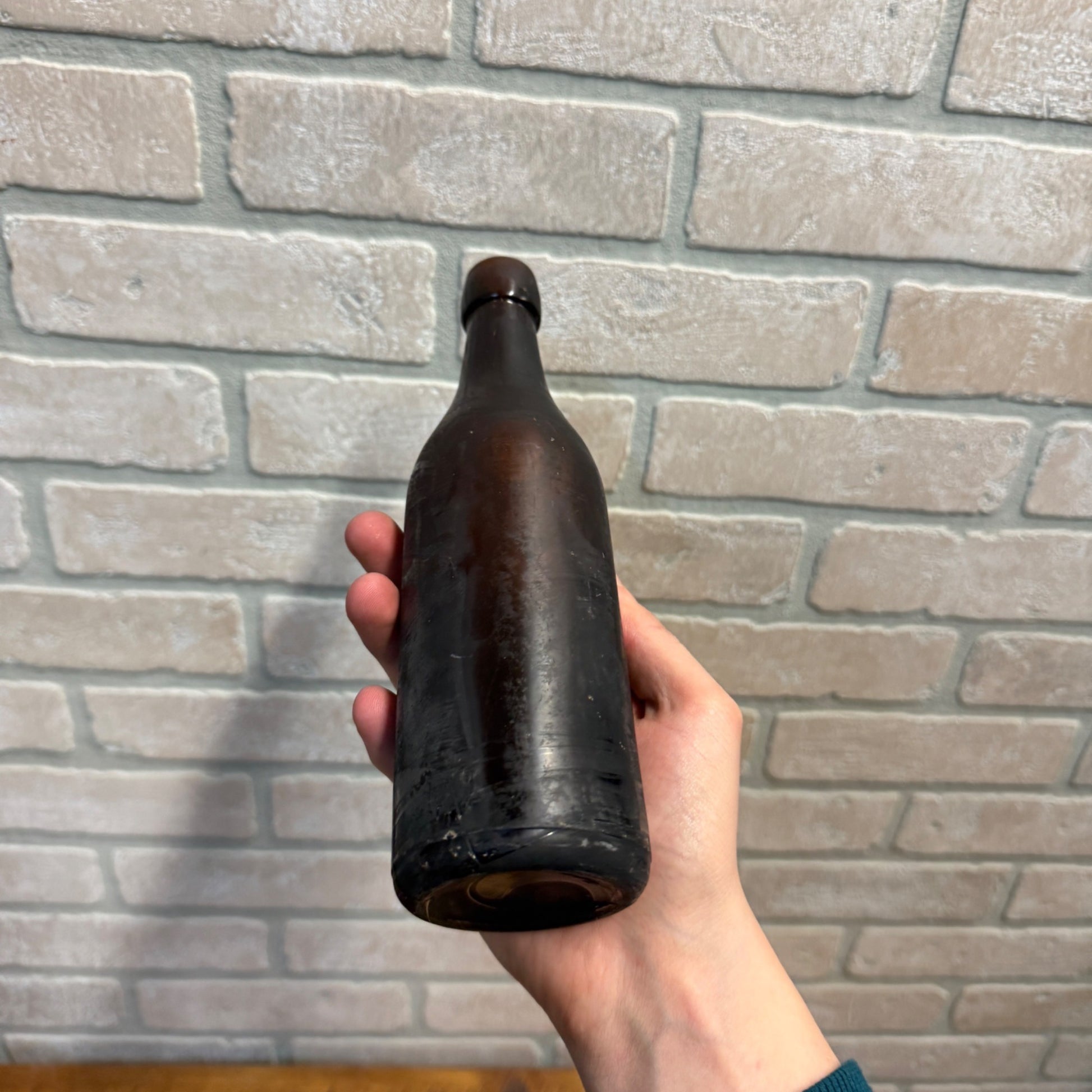Antique Amber E.L. Husting Milwaukee Wisconsin Beer Bottle