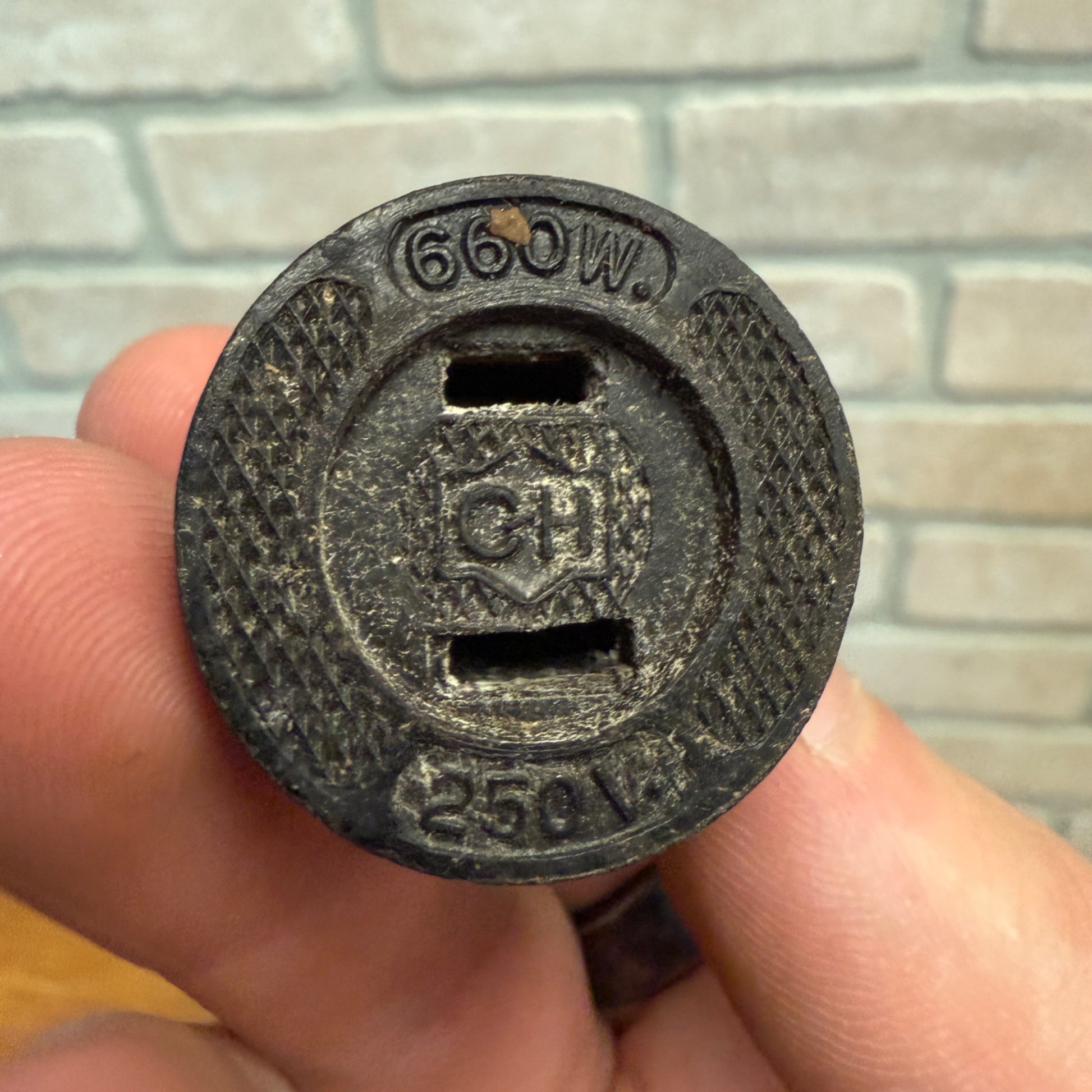 Vintage Cutler-Hammer C-H Socket Outlet/Receptacle Plug Adapter - 660W@250V