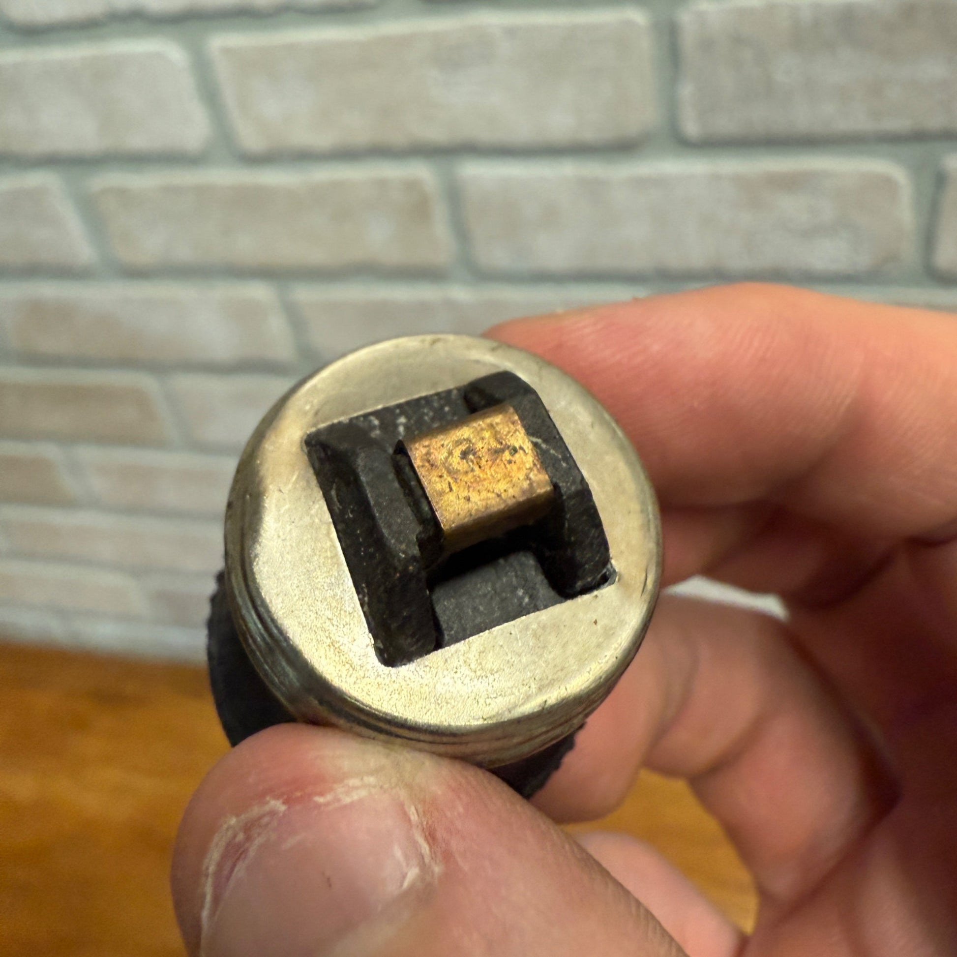 Vintage Cutler-Hammer C-H Socket Outlet/Receptacle Plug Adapter - 660W@250V