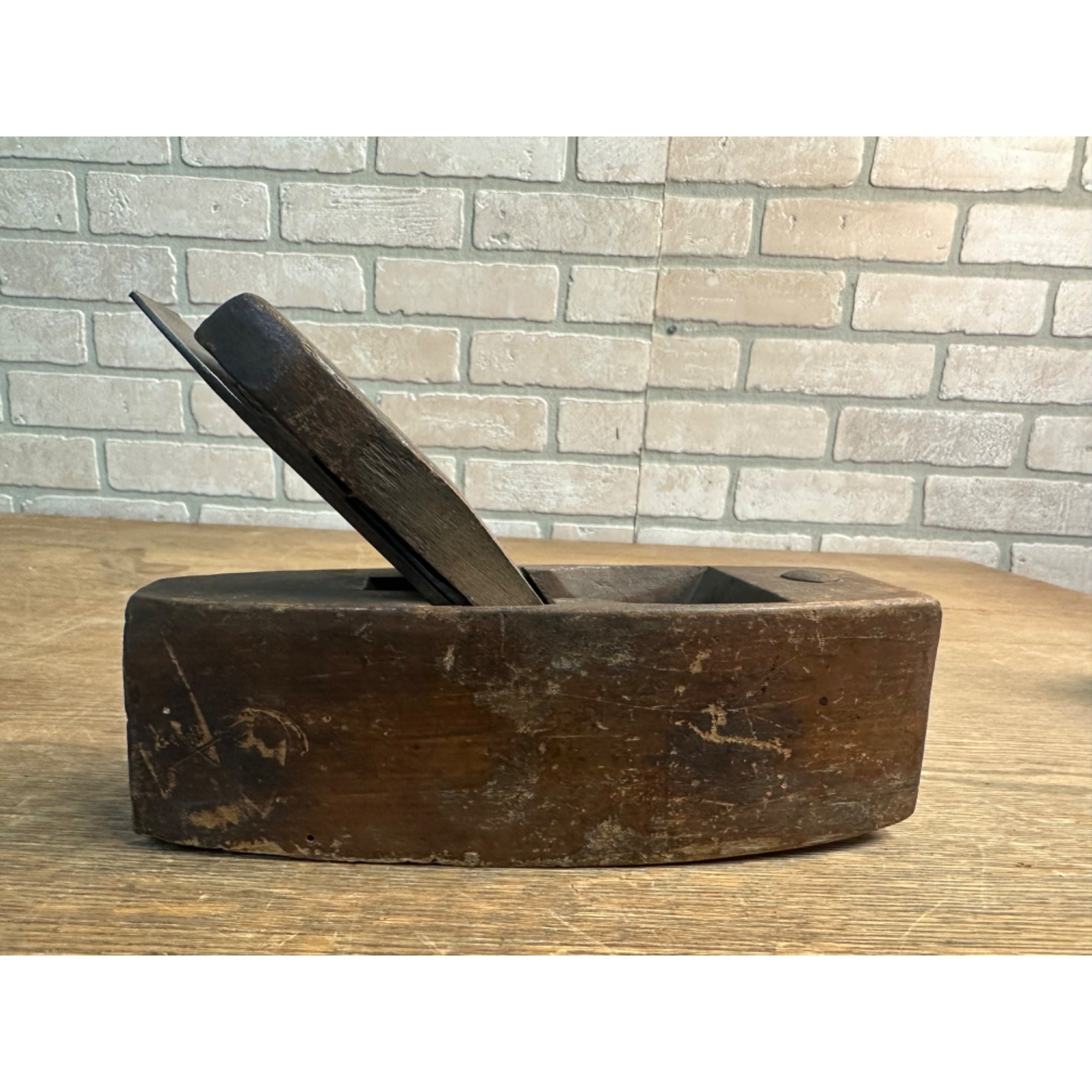 Vintage A. Howland NY Coffin Smoothing Plane 8" Woodworking Tool