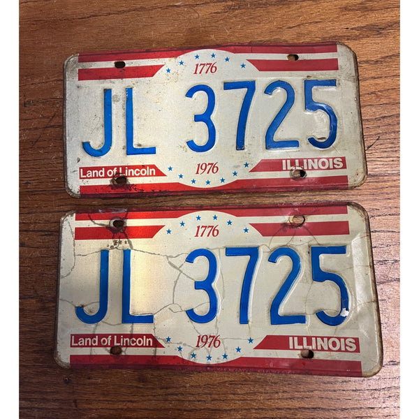 2 Vintage 1976 1776 Illinois License Plate Bicentennial Matching Pair