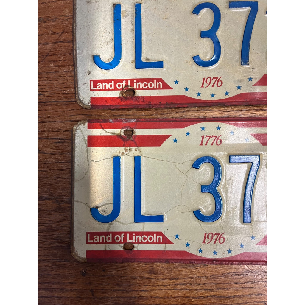 2 Vintage 1976 1776 Illinois License Plate Bicentennial Matching Pair