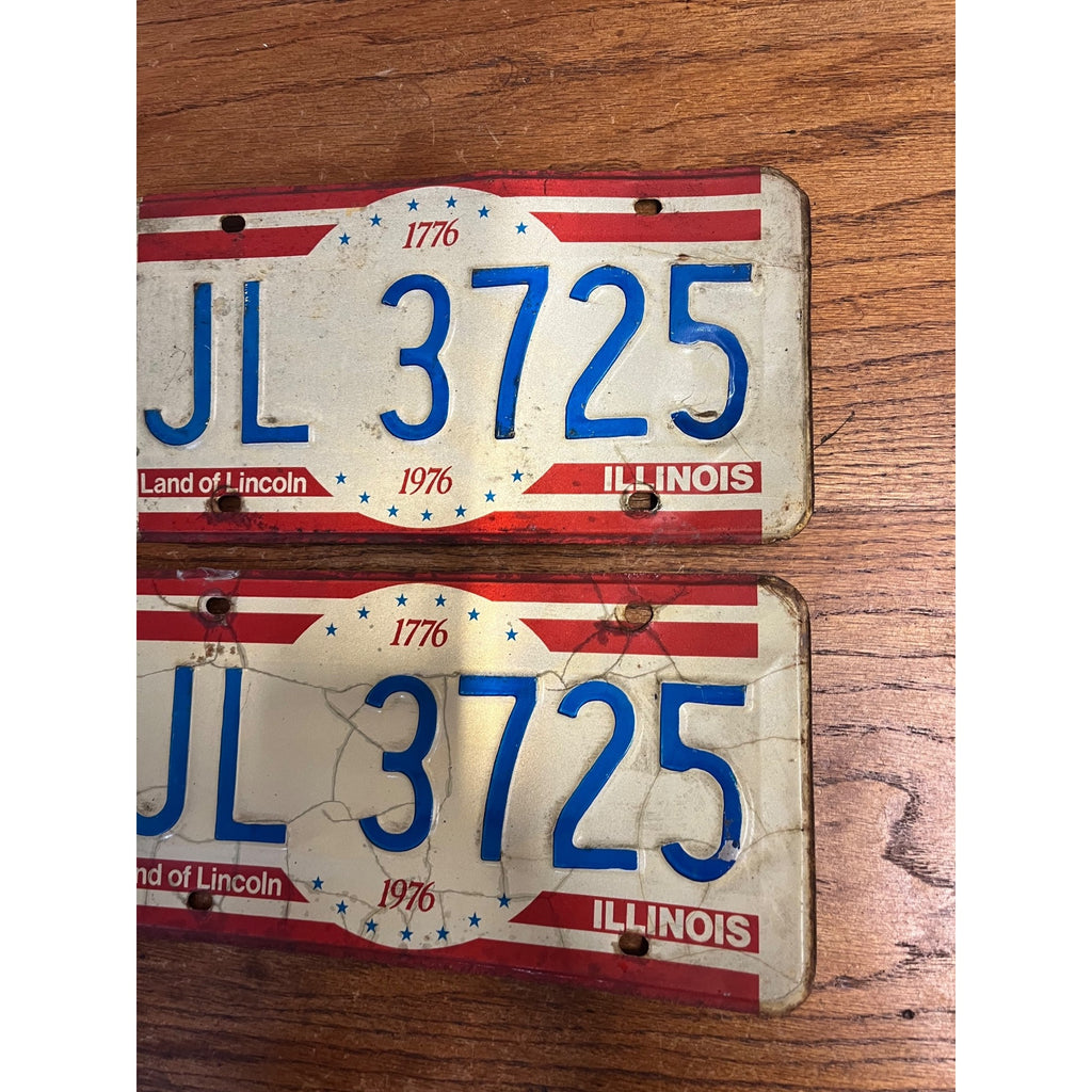 2 Vintage 1976 1776 Illinois License Plate Bicentennial Matching Pair