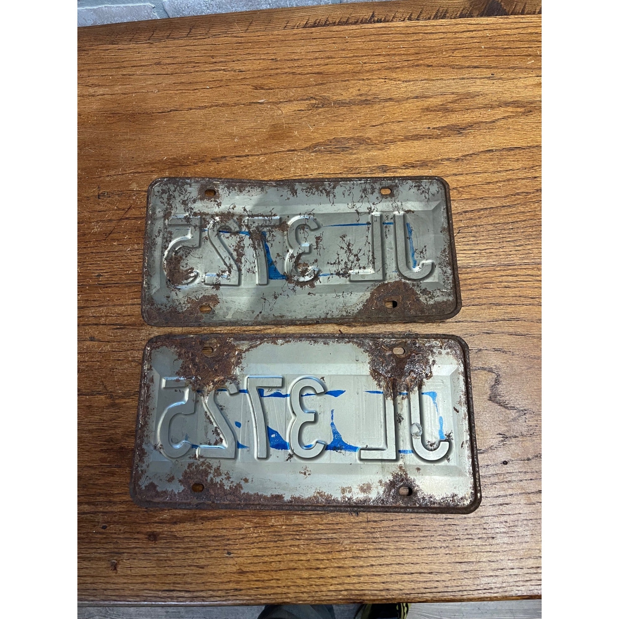 2 Vintage 1976 1776 Illinois License Plate Bicentennial Matching Pair