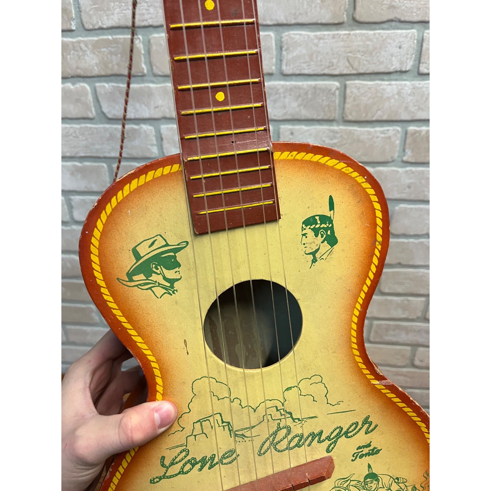 VINTAGE 1959 JEFFERSON PRESTIGE TOY LONE RANGER AND TONTO GUITAR litho