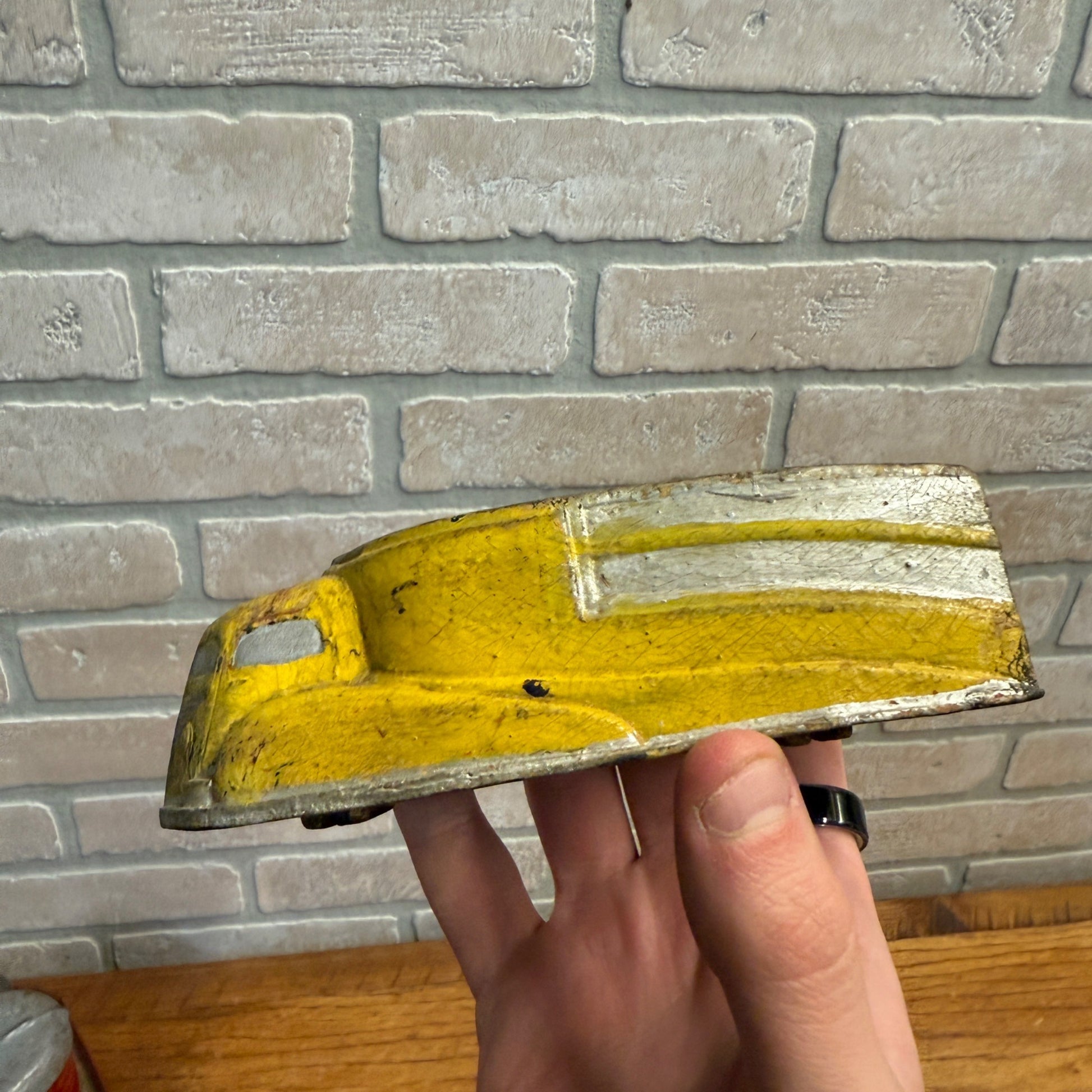 Vintage 1930s Sun Rubber Co Toy Streamline Yellow Delivery Truck 5.5" - No Tires