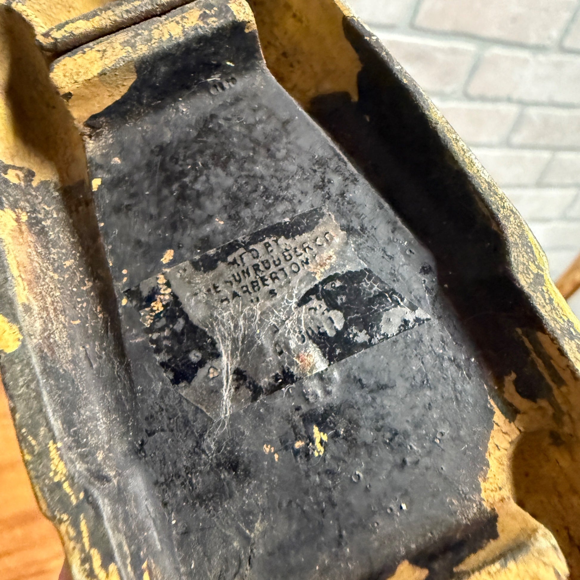 Vintage 1930s Sun Rubber Co Toy Streamline Yellow Delivery Truck 5.5" - No Tires