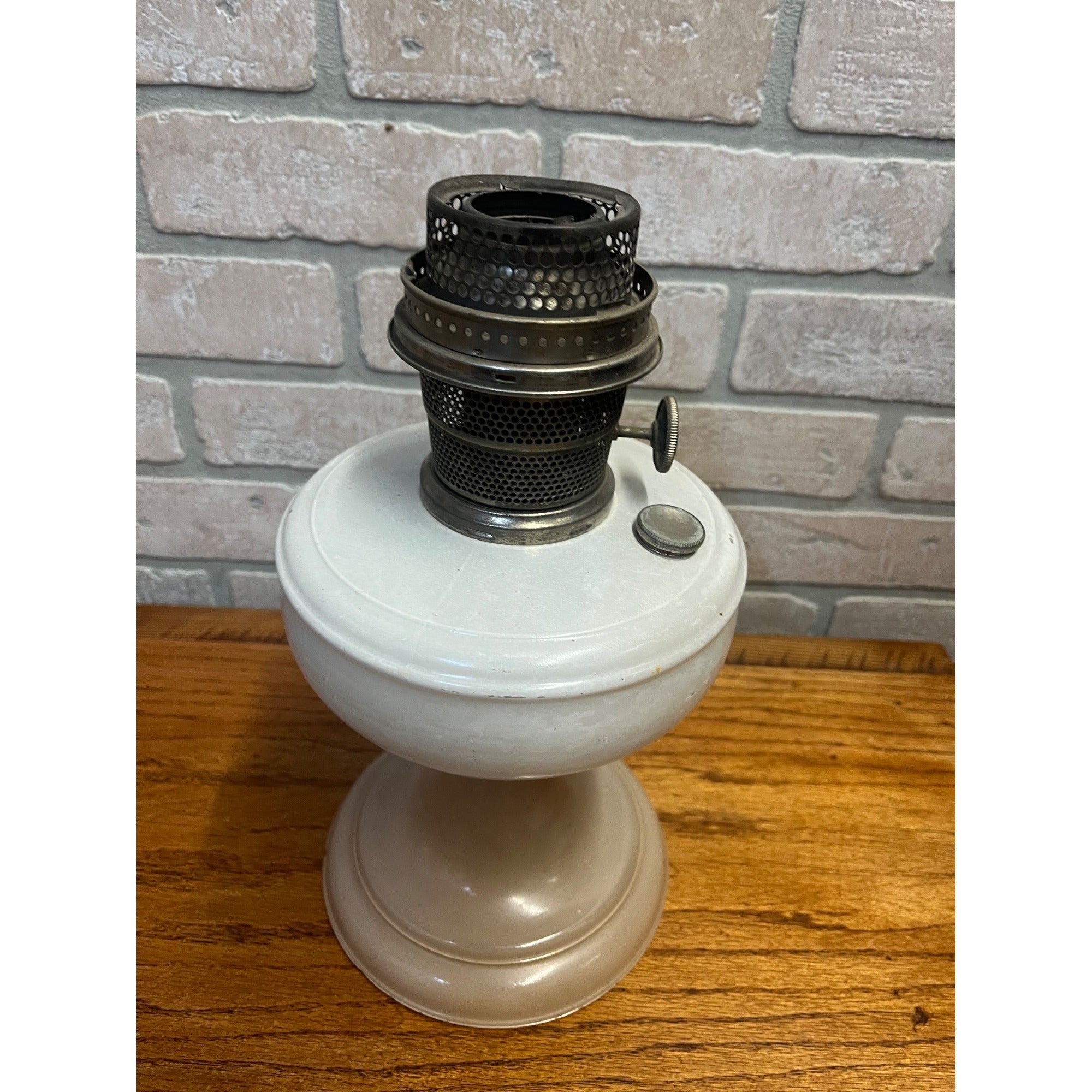 Aladdin White Venetian Glass Oil Lamp w/ Model B Burner As-Is