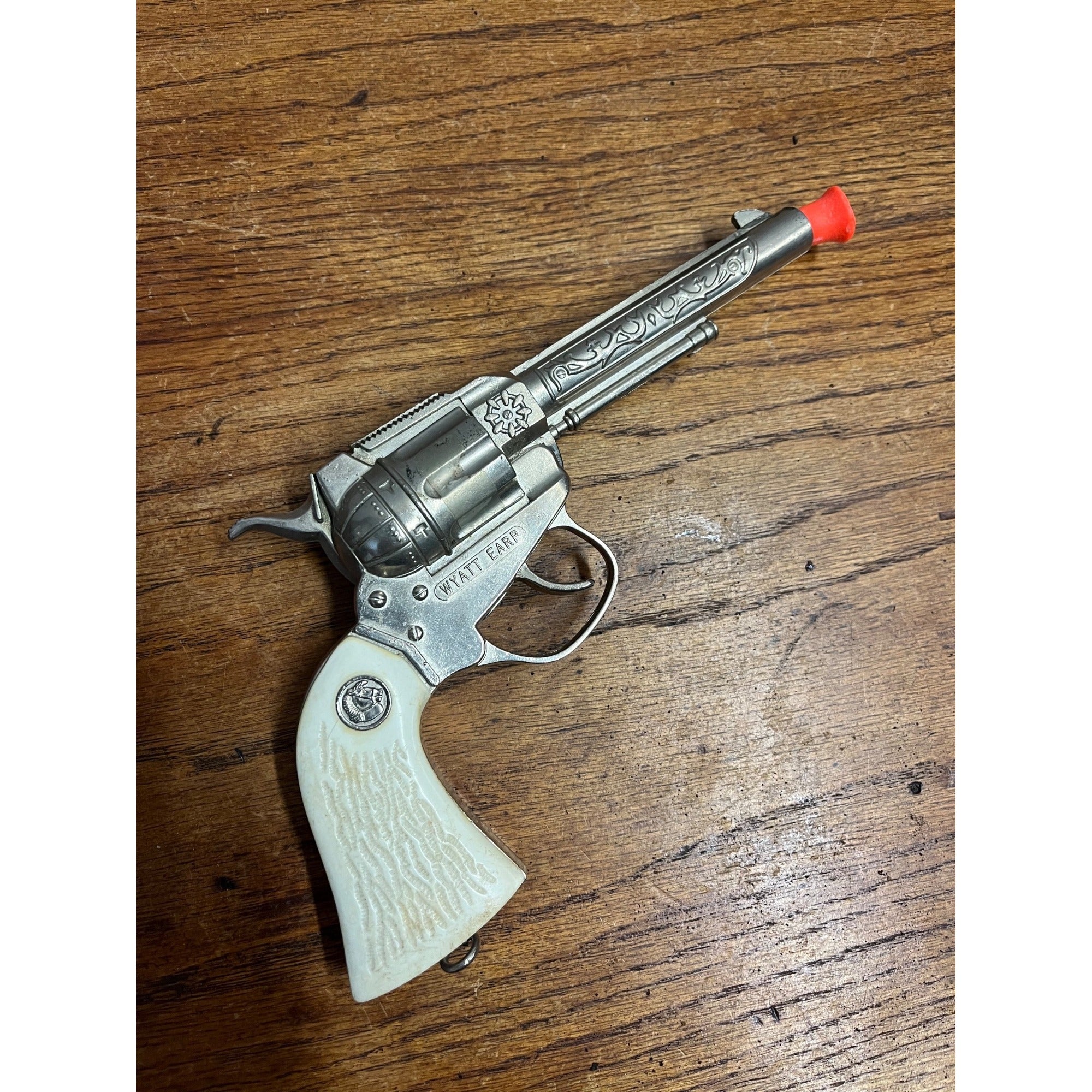 Vintage Hubley Wyatt Earp Cowboy Western 6-Shooter Cap Toy