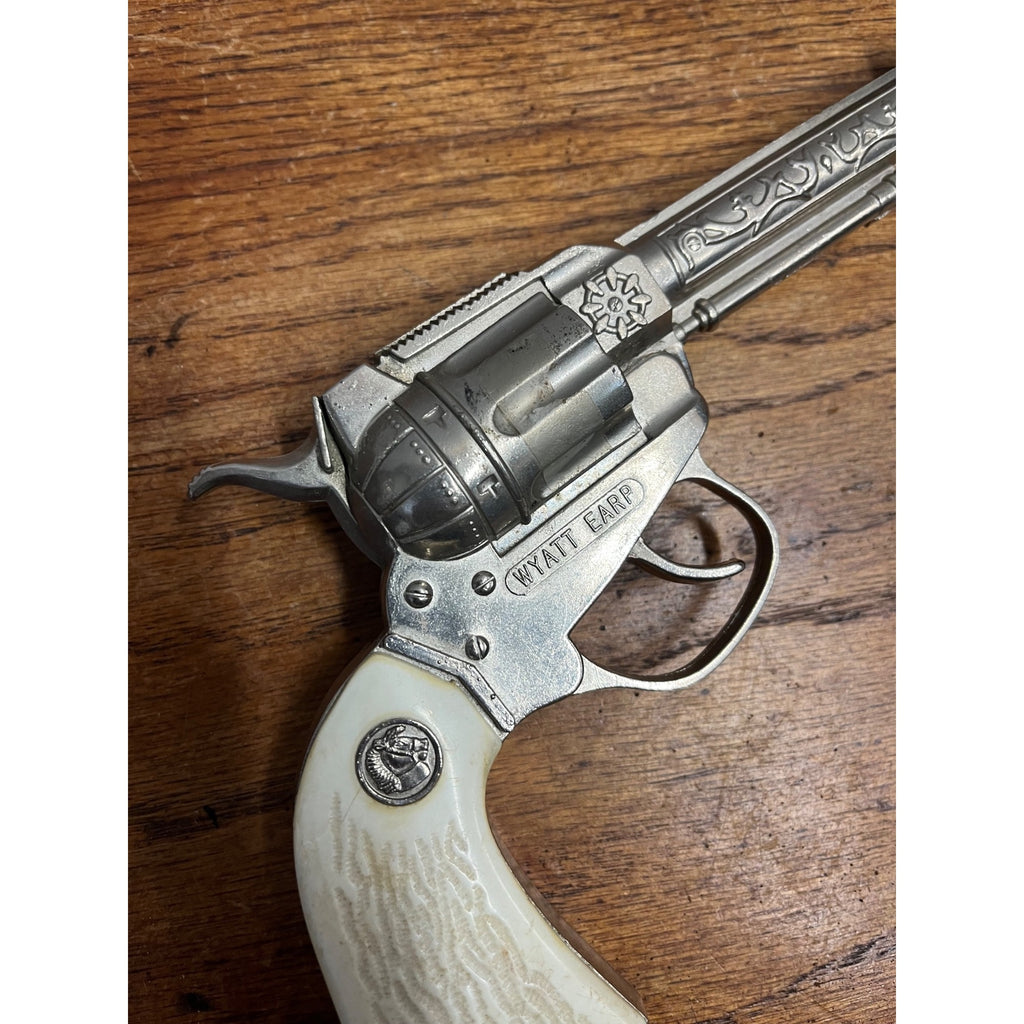 Vintage Hubley Wyatt Earp Cowboy Western 6-Shooter Cap Toy