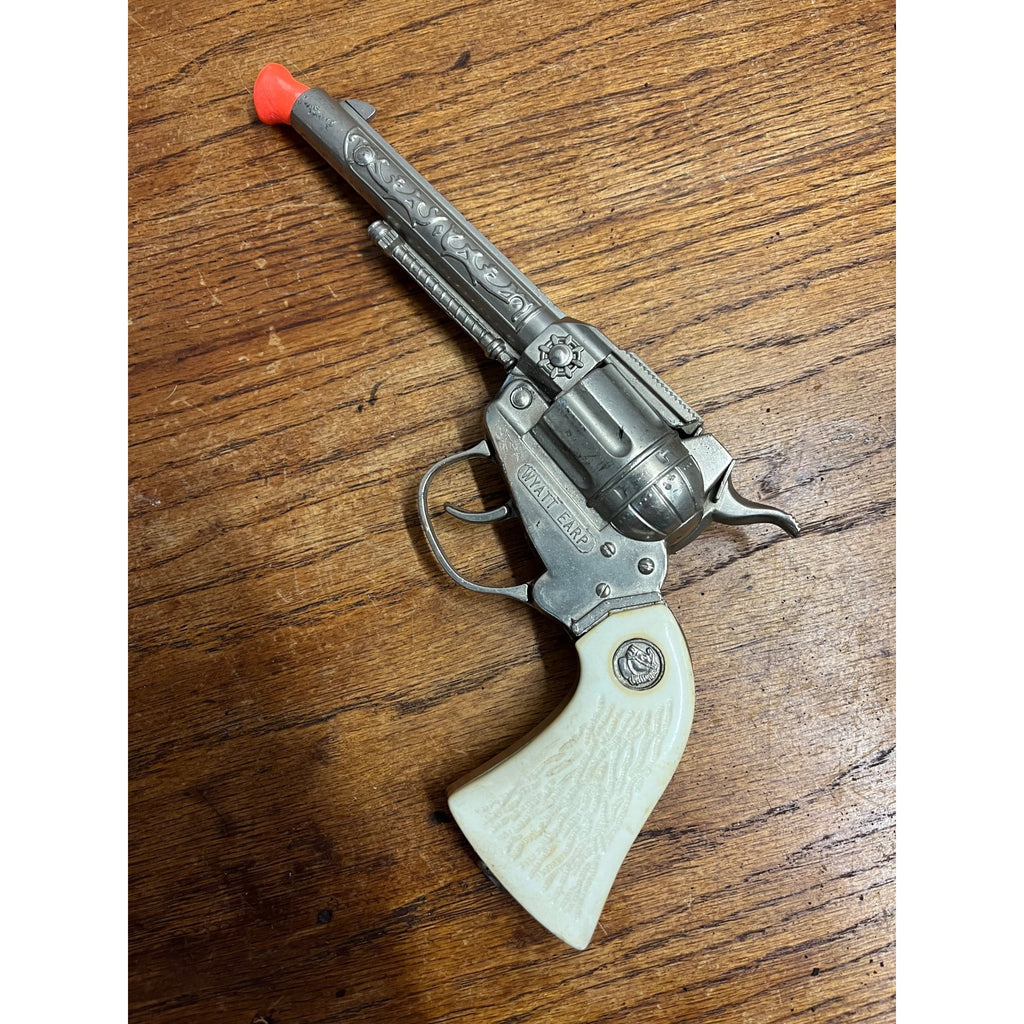 Vintage Hubley Wyatt Earp Cowboy Western 6-Shooter Cap Toy