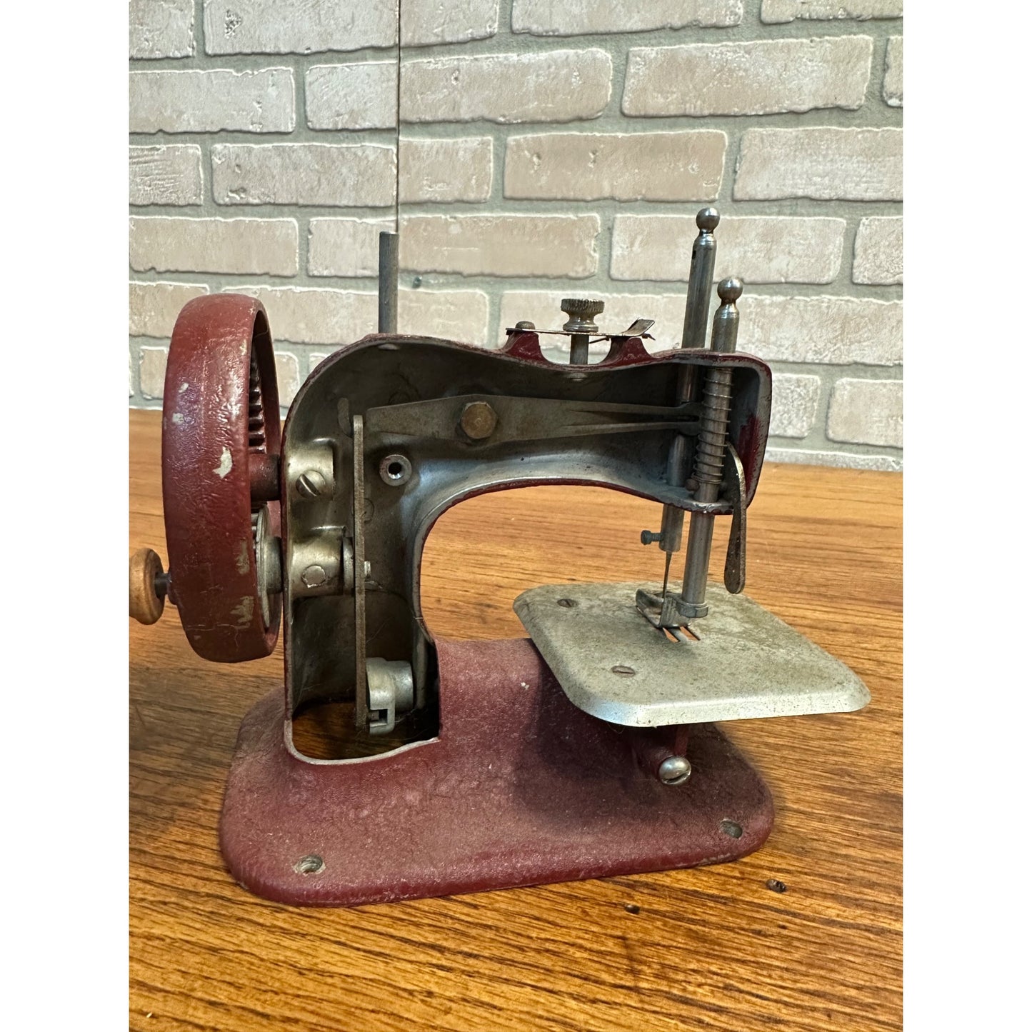 Vintage 1950s Genero Stitch Mistress Child's Toy Sewing Machine - AS-IS / PARTS