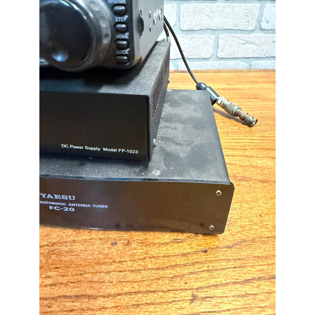Yaesu FT-100 HF VHF UHF Transceiver FP-1023 Power Supply FC-20 Antenna Tuner