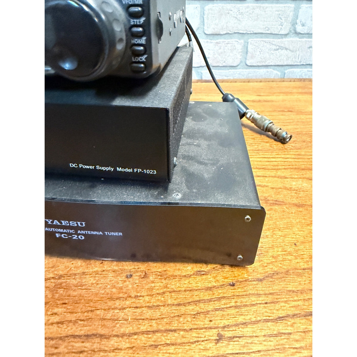 Yaesu FT-100 HF VHF UHF Transceiver FP-1023 Power Supply FC-20 Antenna Tuner