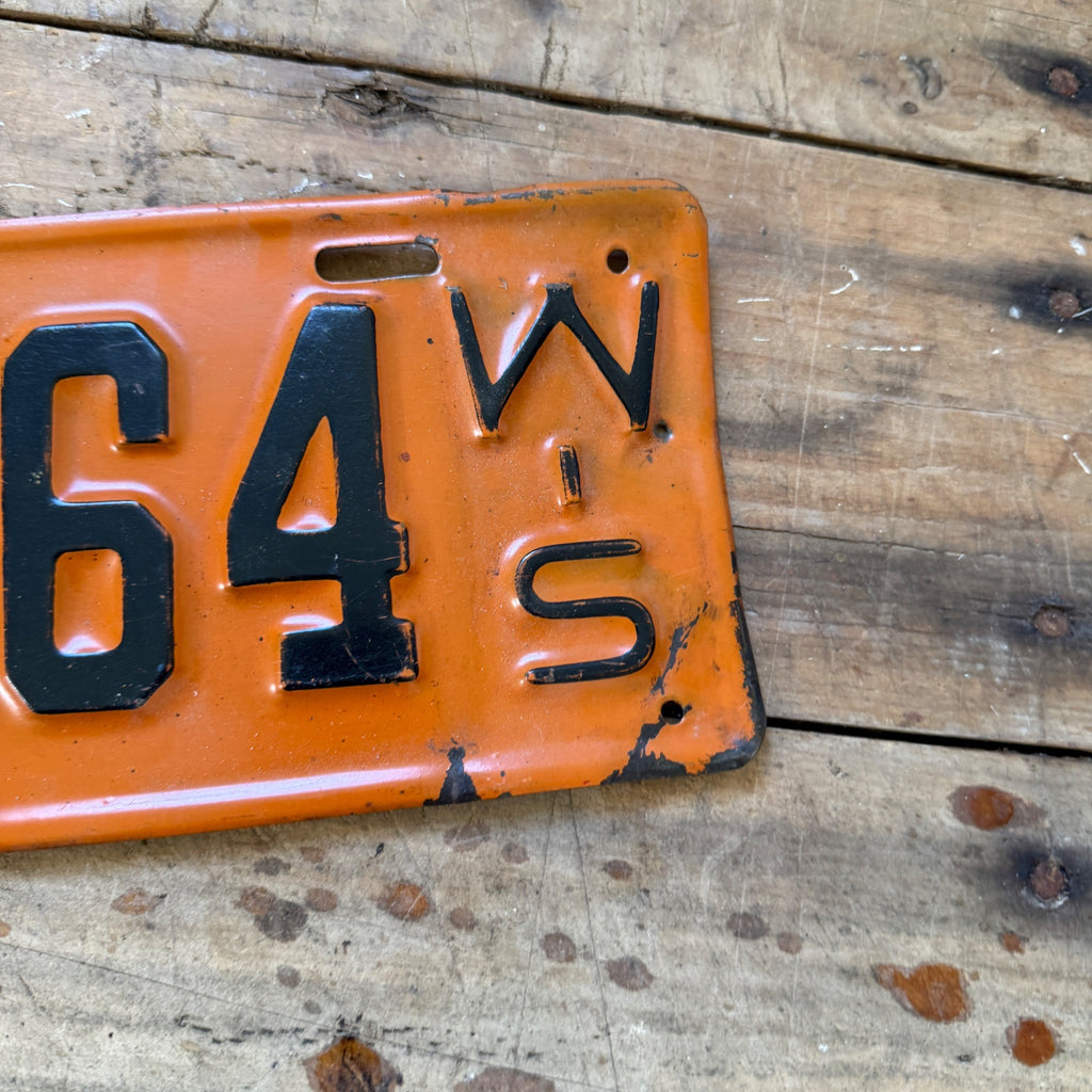 1928 Wisconsin License Plate 58-364 Clean Orange Black D