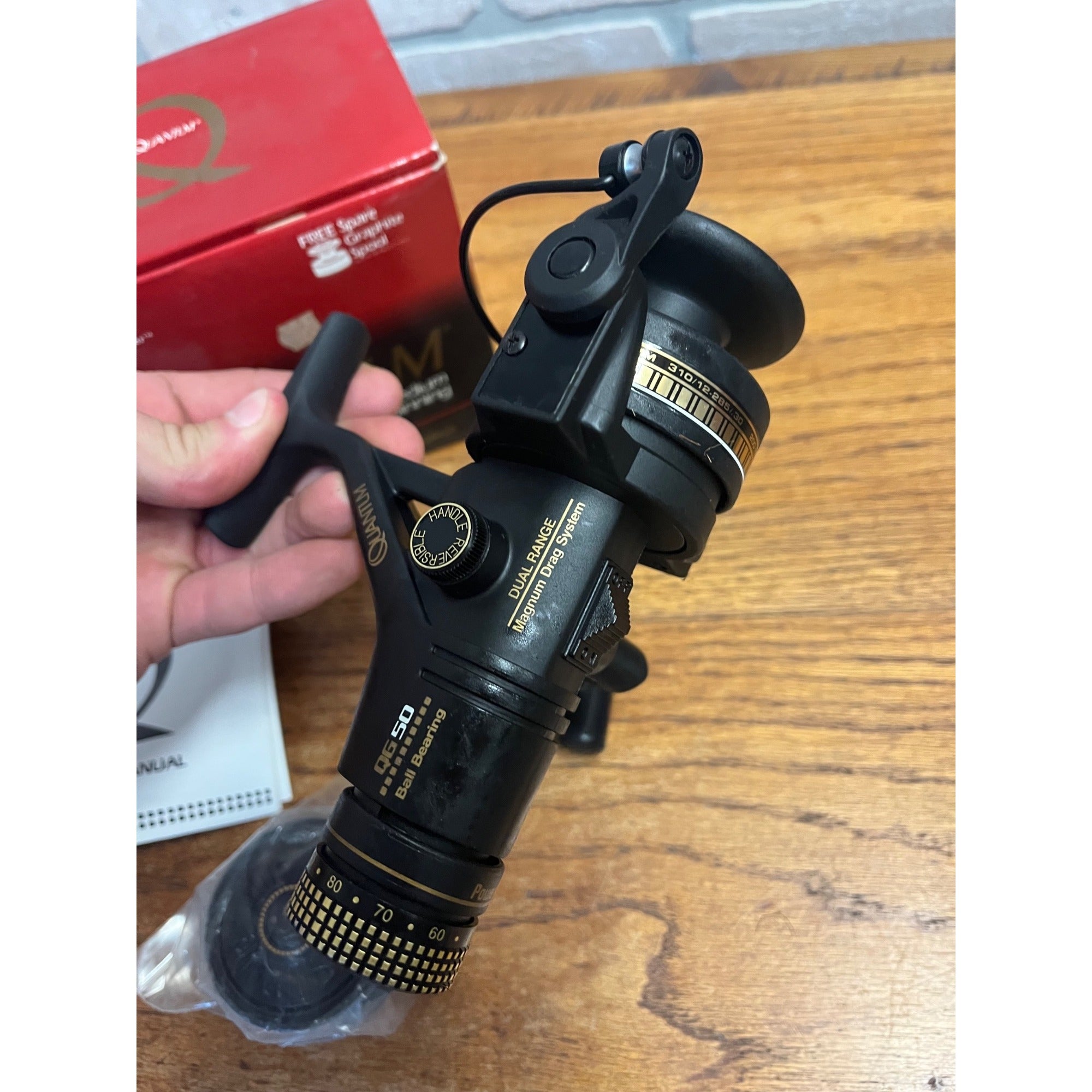 Vtg  Salt Water Quantum QG 50 Spinning Reel Graphite W Box Like New