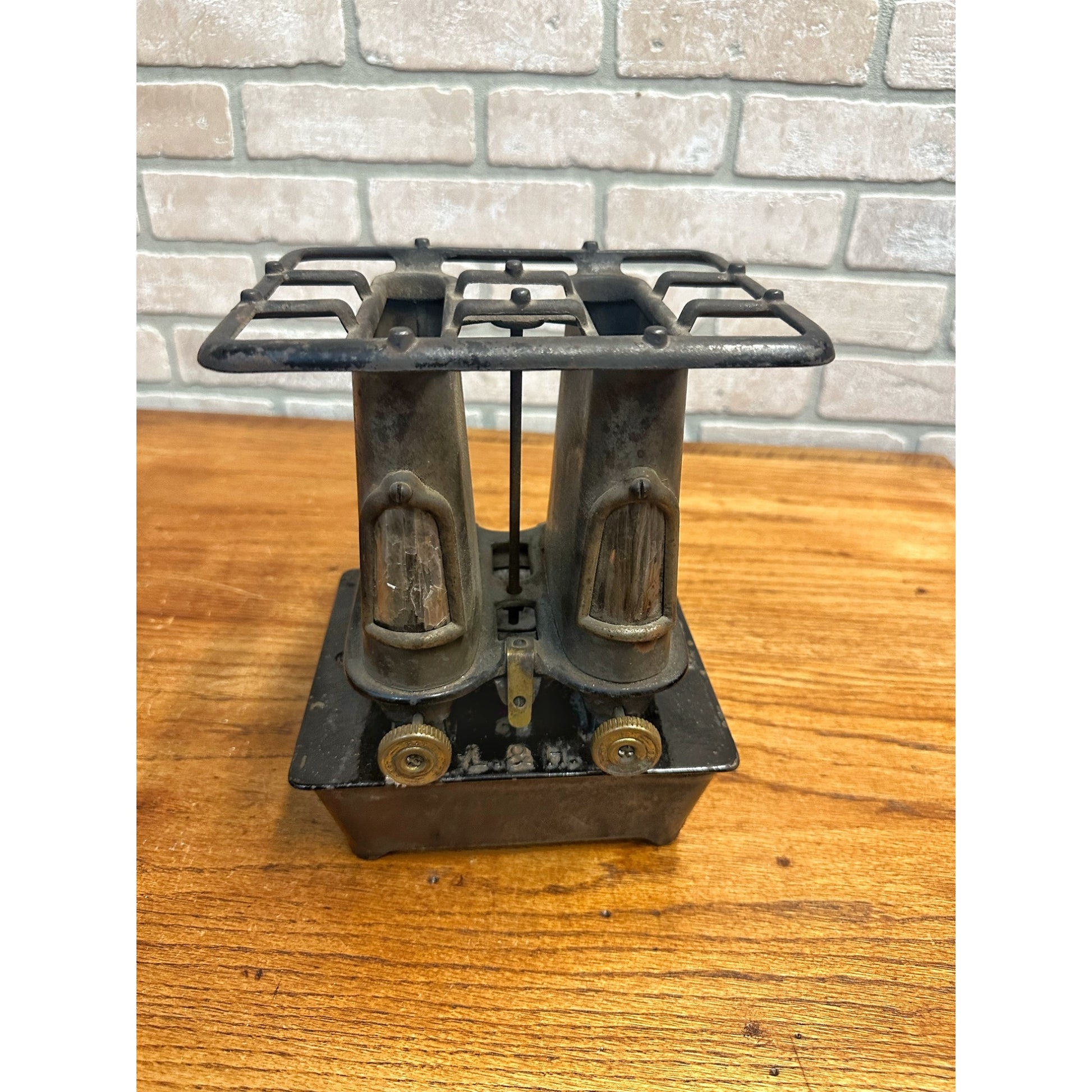 Vintage Lindemann & Hoverson Co. No. 2 Sad Iron Heater Campstove Cast Iron