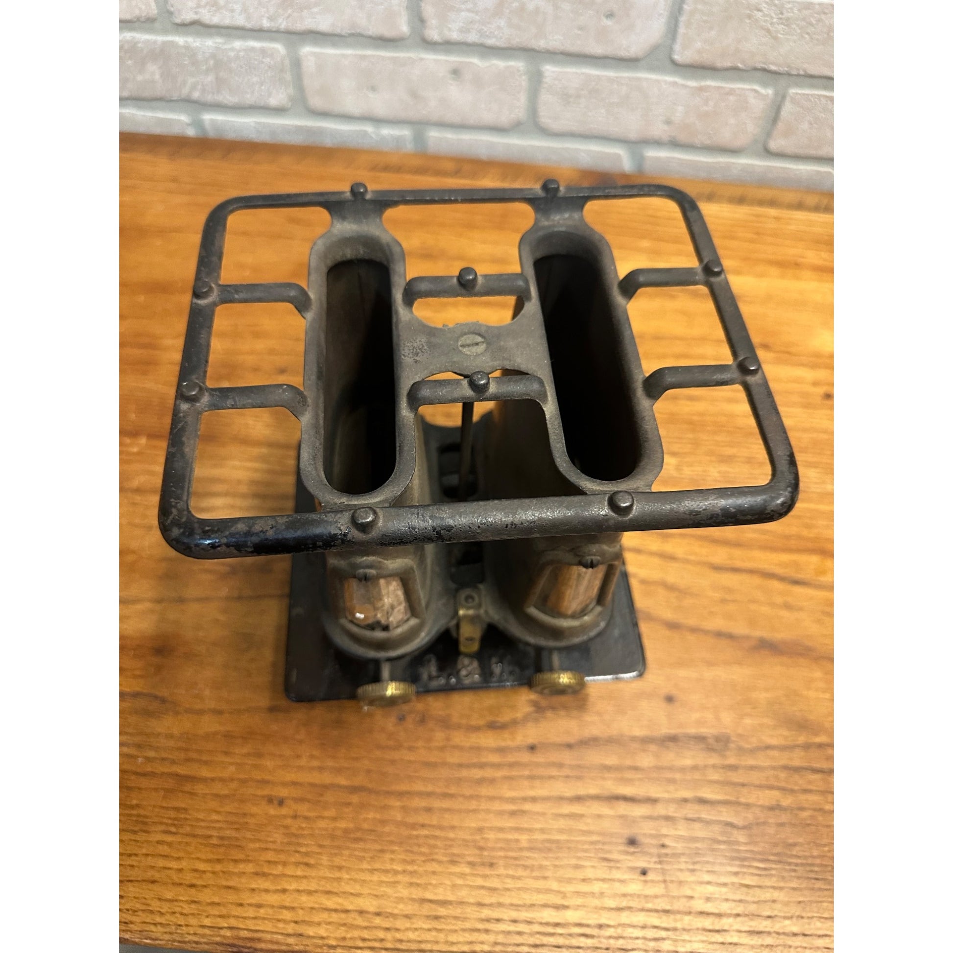 Vintage Lindemann & Hoverson Co. No. 2 Sad Iron Heater Campstove Cast Iron