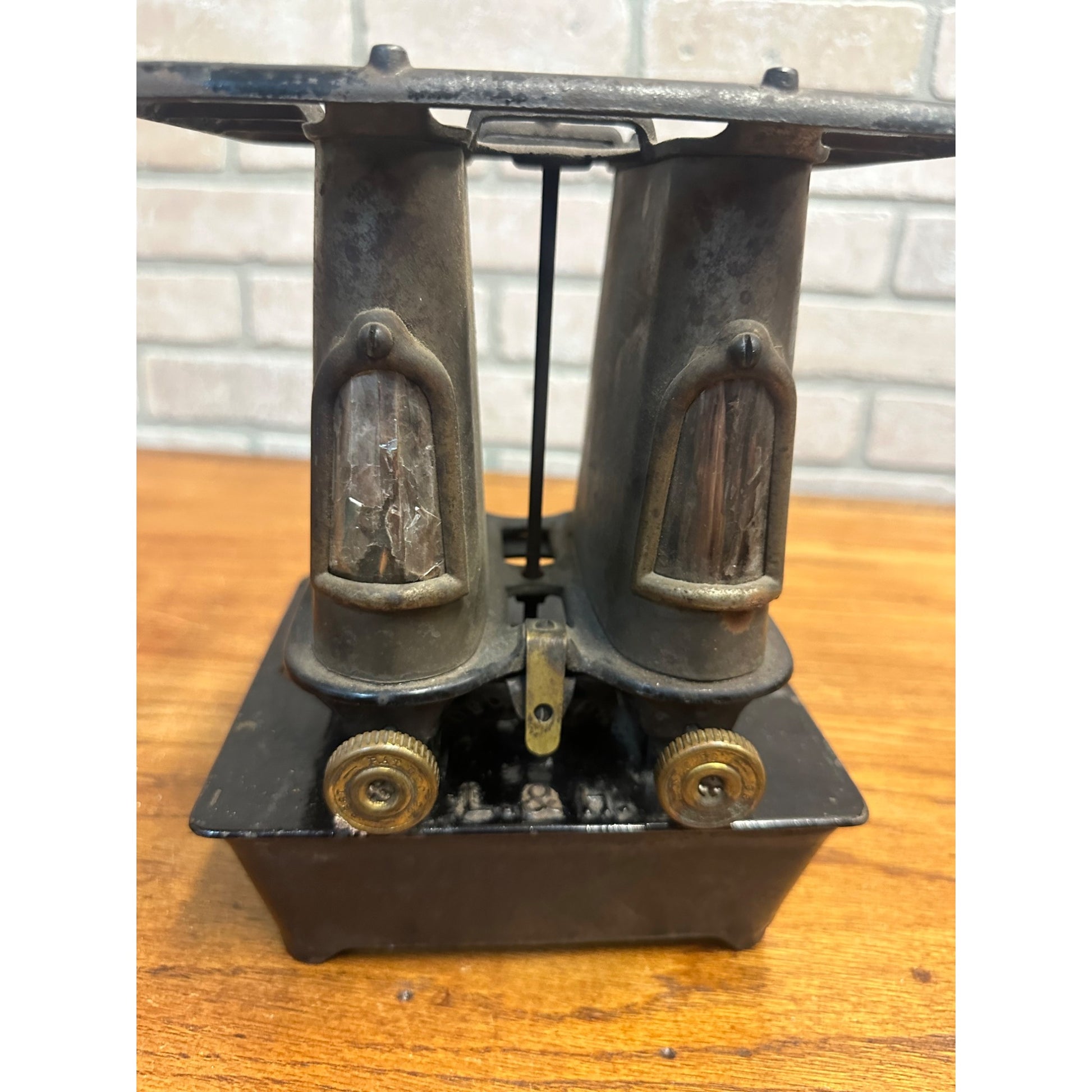 Vintage Lindemann & Hoverson Co. No. 2 Sad Iron Heater Campstove Cast Iron