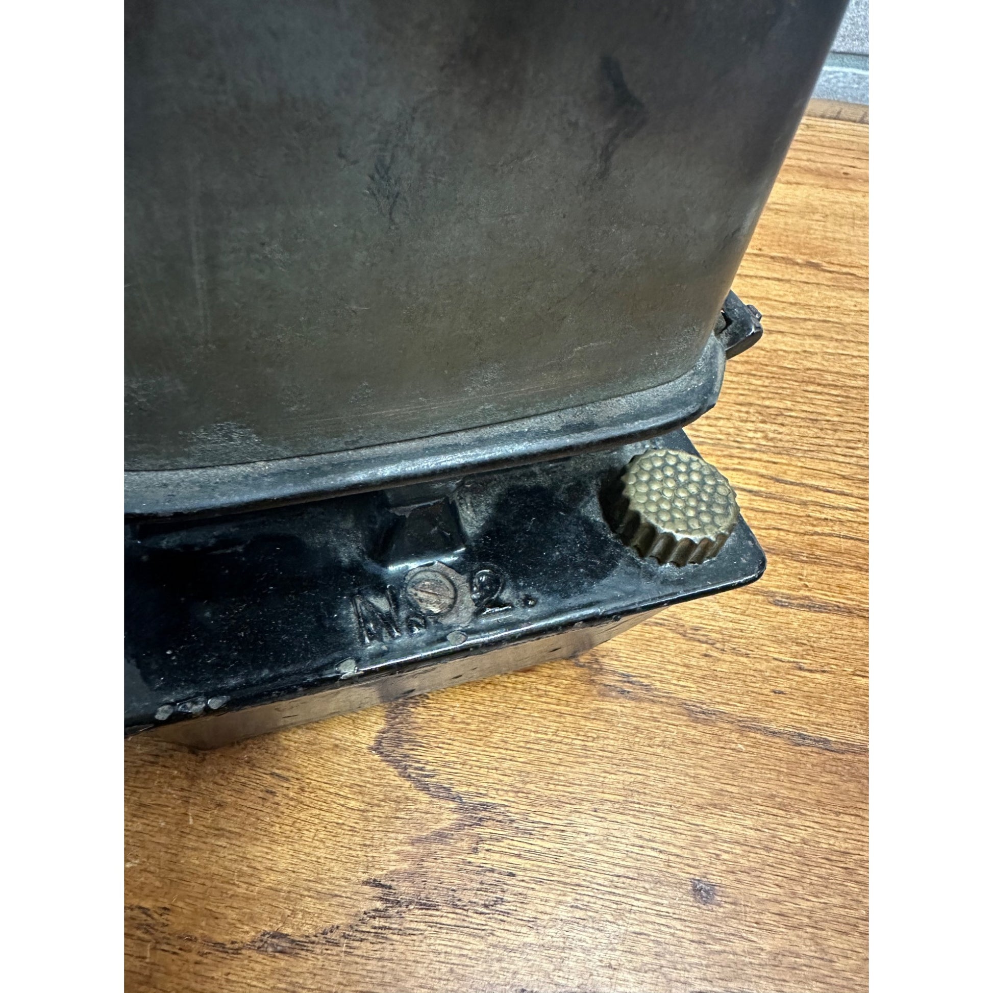 Vintage Lindemann & Hoverson Co. No. 2 Sad Iron Heater Campstove Cast Iron
