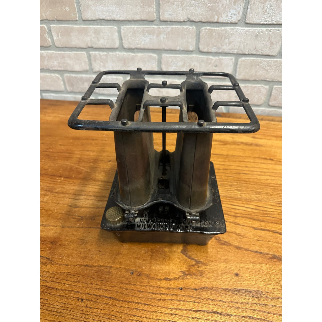 Vintage Lindemann & Hoverson Co. No. 2 Sad Iron Heater Campstove Cast Iron