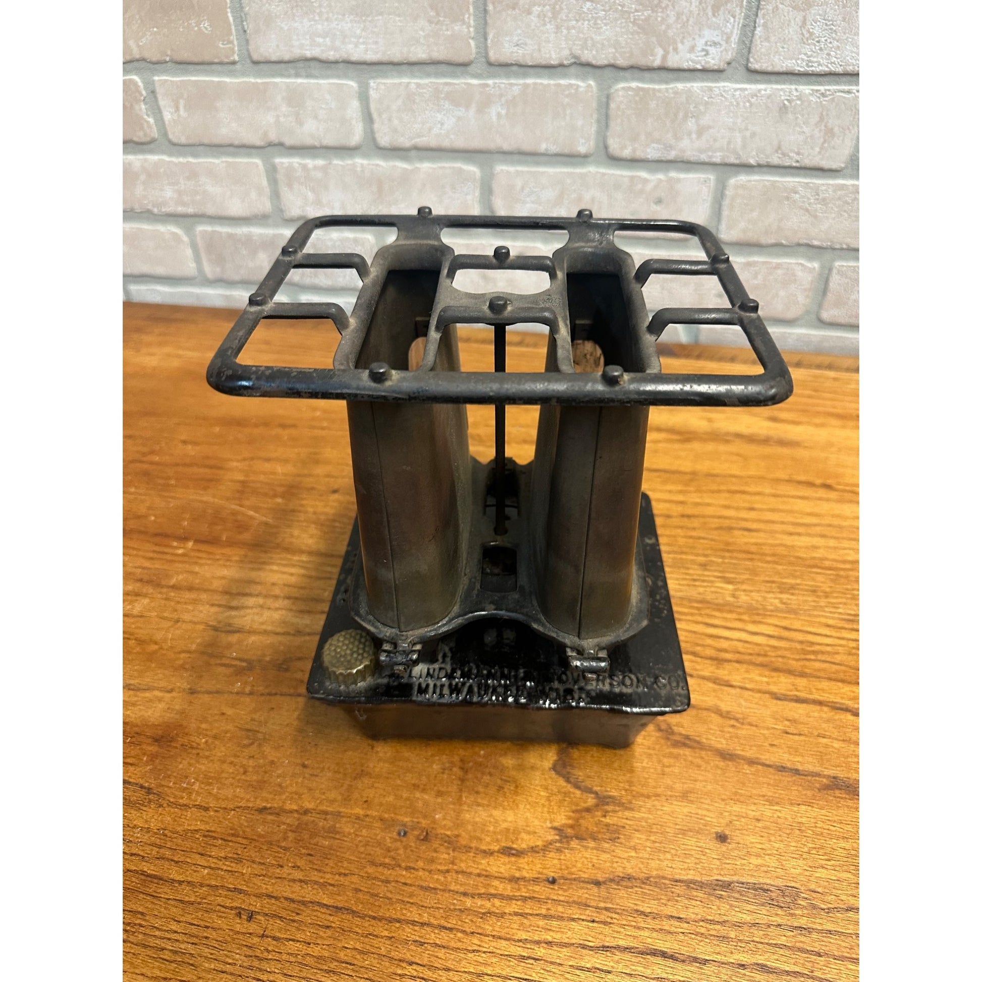 Vintage Lindemann & Hoverson Co. No. 2 Sad Iron Heater Campstove Cast Iron