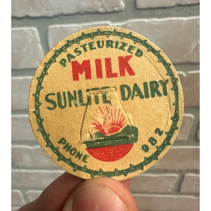 Milk Bottle Cap - Sunlite Dairy Farm - Oshkosh, (Wisconsin) Wis WI - Phone 982