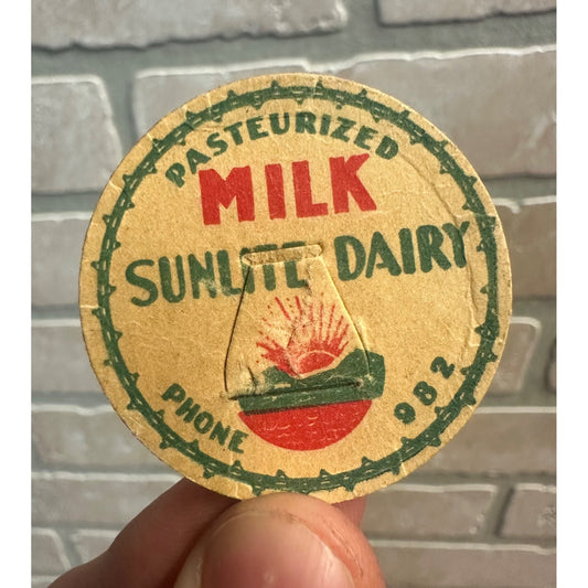 Milk Bottle Cap - Sunlite Dairy Farm - Oshkosh, (Wisconsin) Wis WI - Phone 982