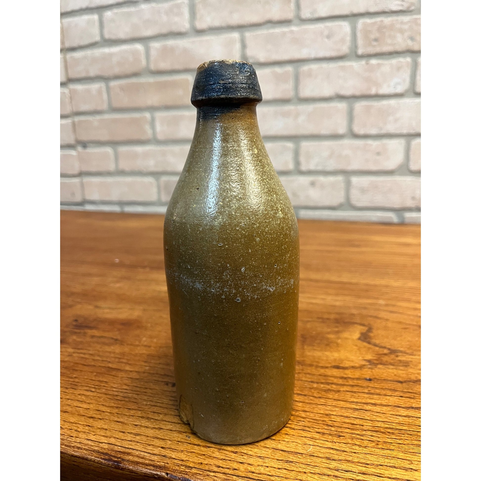 Antique Early  L. Liebscher Milwaukee Wis. Clay Stoneware Beige Beer Bottle