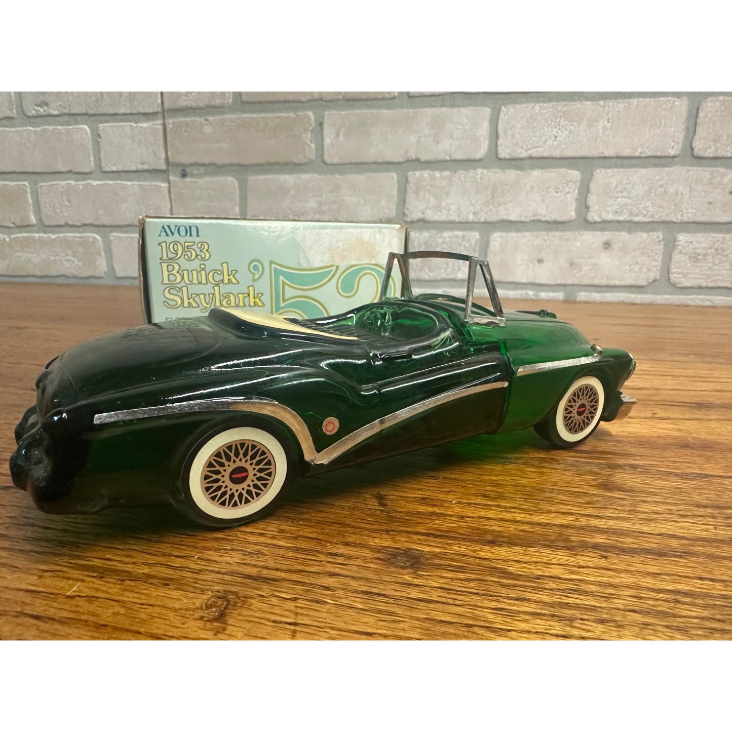 Vintage Avon 1953 Buick Skylark FULL Everest After Shave w/ Box