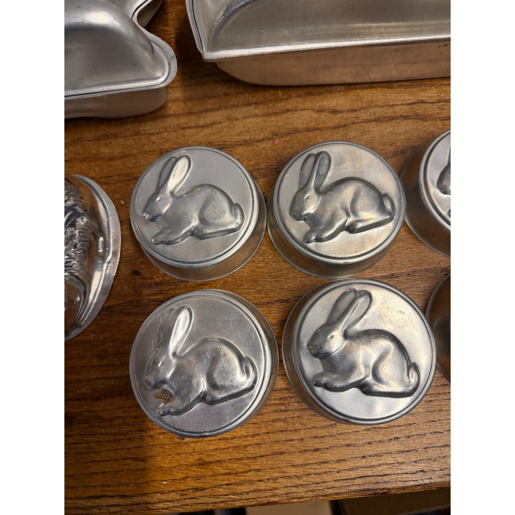 Vintage Lot Easter-Themed Metal Cake and Tart Molds Bunny Rabbits and Lamb Fourteen (14) Pieces
